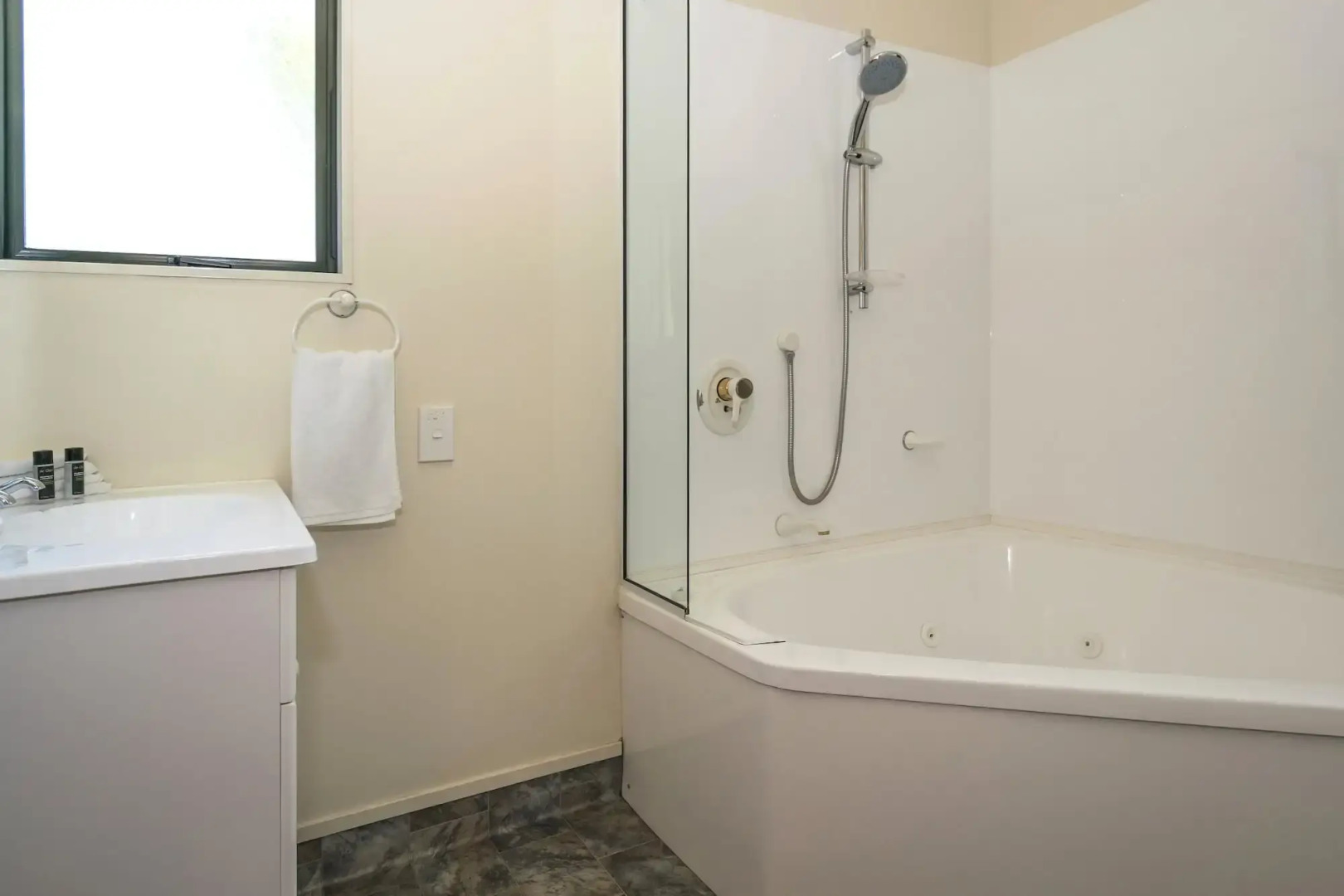 Ashleigh Court Motel