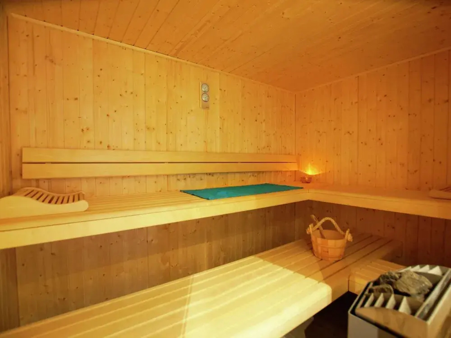 Luxury Apartment with Hot Tub in Veysonnaz