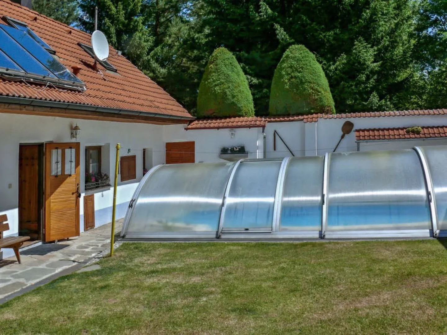 HOUSE POLžOV MOKRY LOM
