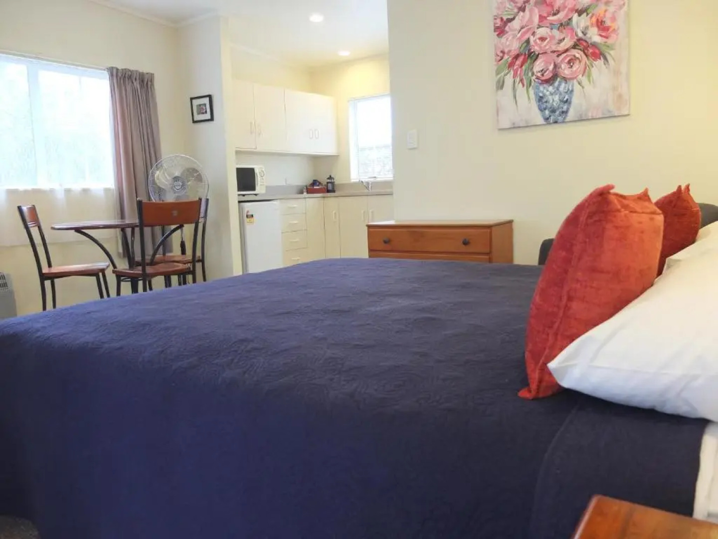 Colonial Court Motel