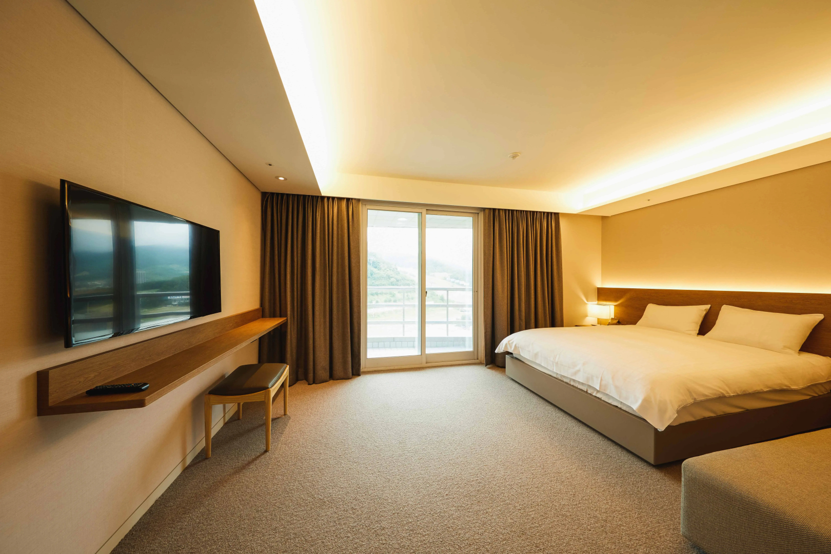 Phoenix Park Resort, Hotel & Condominium