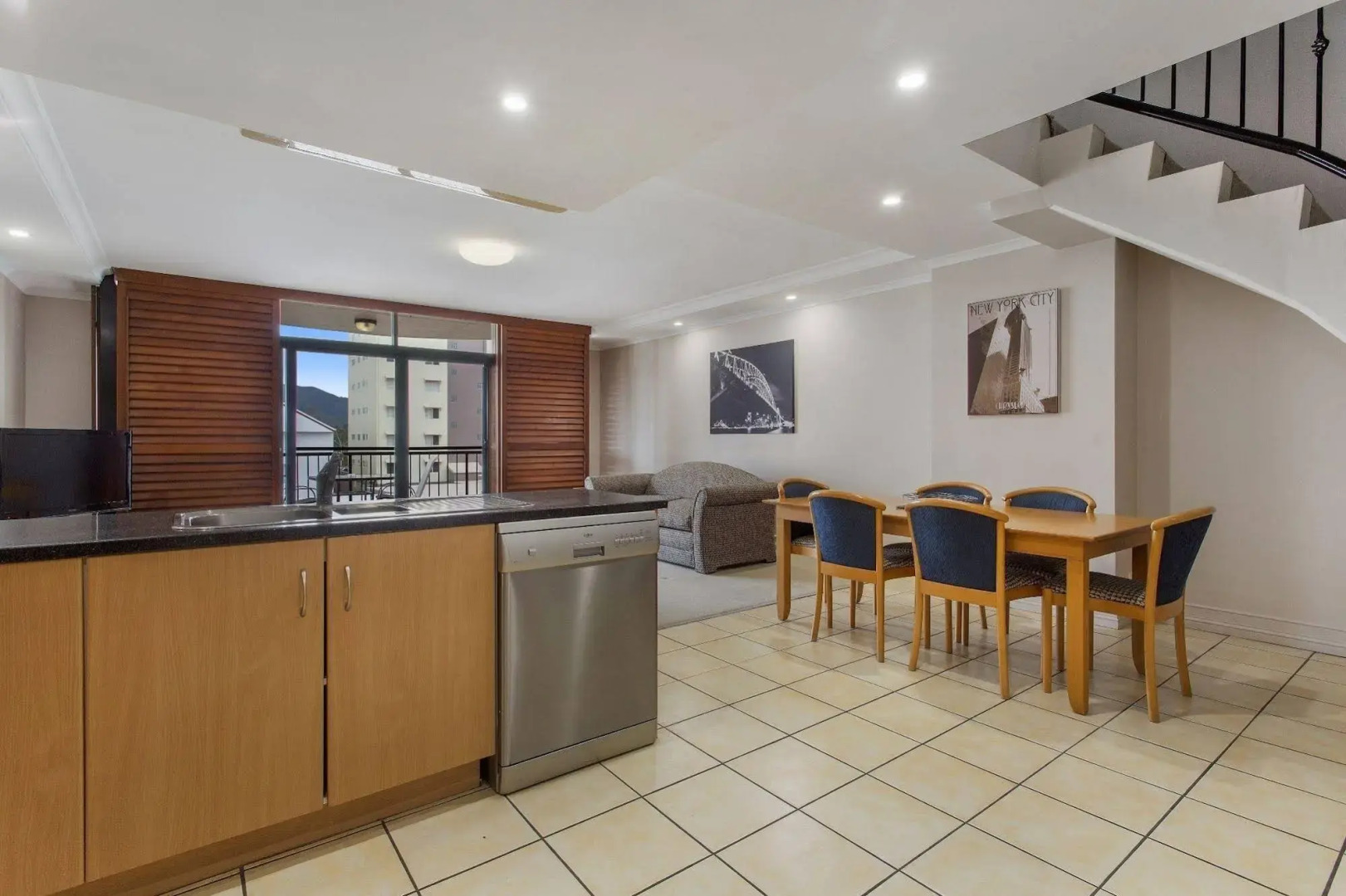 Cityville Apartments & Motel