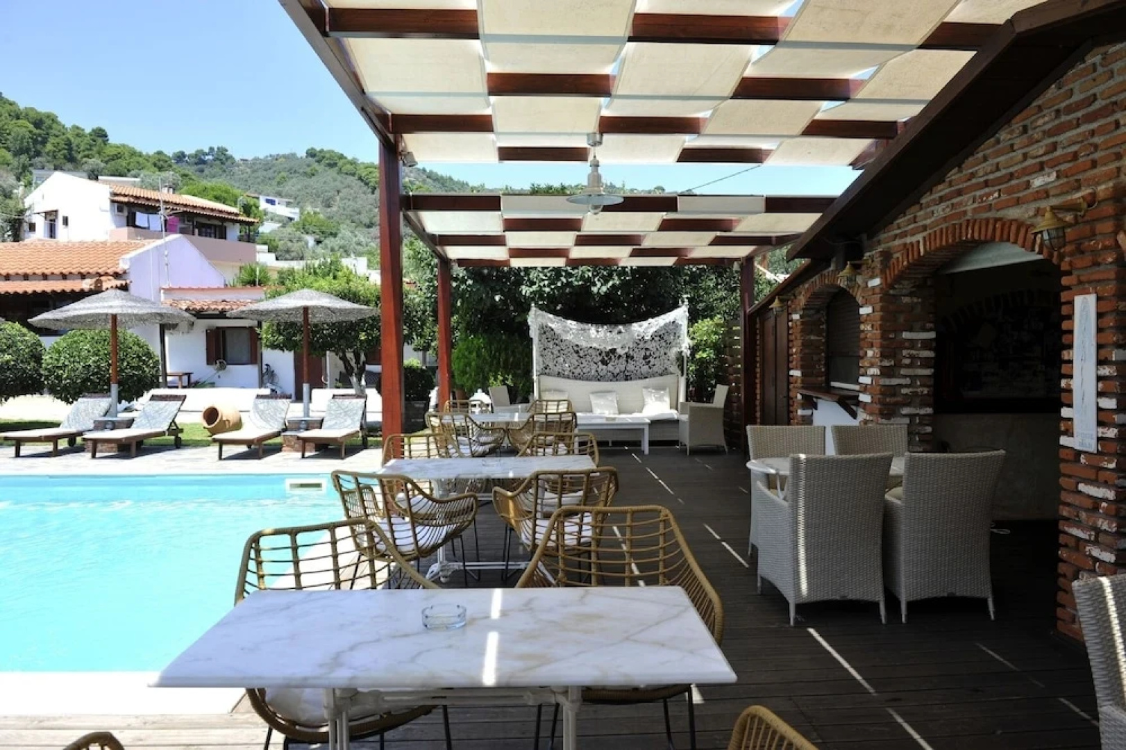 Yalis Studios