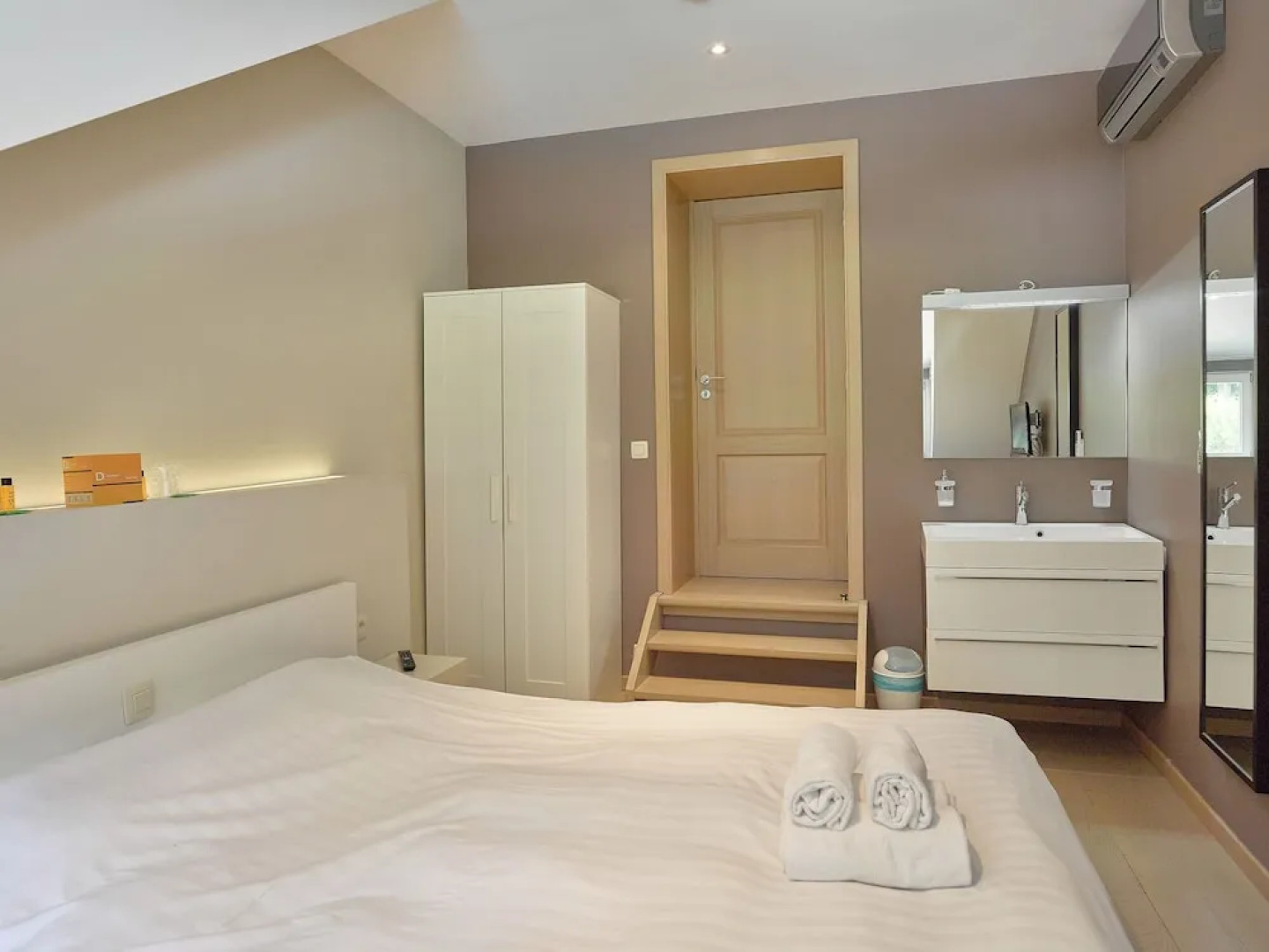 Attractive Holiday Home in Spa with Swimming Pool