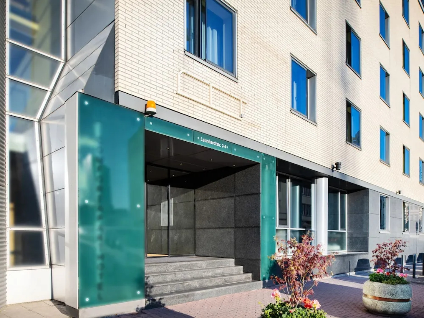 Plaza Hotel & Living Frankfurt (Also known as Golden Leaf Hotel & Residence Frankfurt)