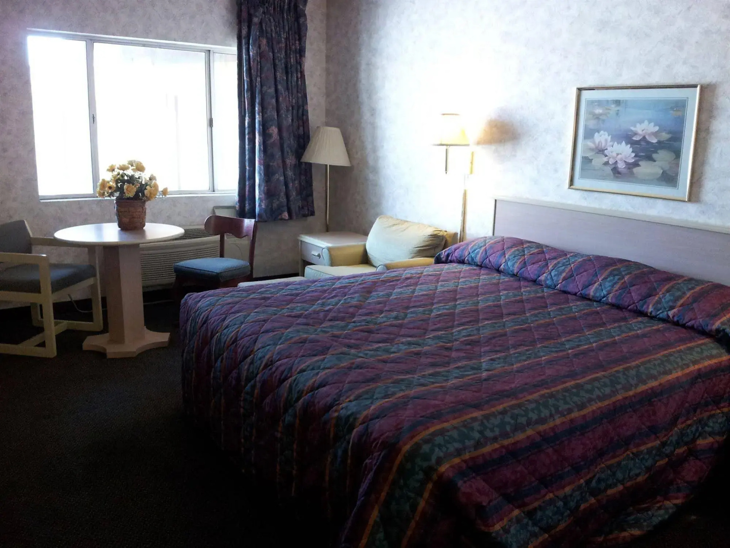 Sun Valley Inn & Suites