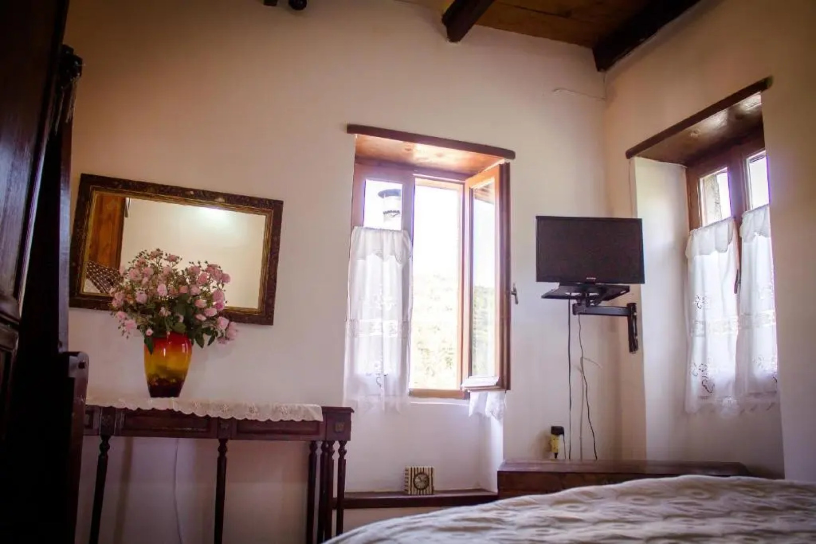 Gioia Traditional House