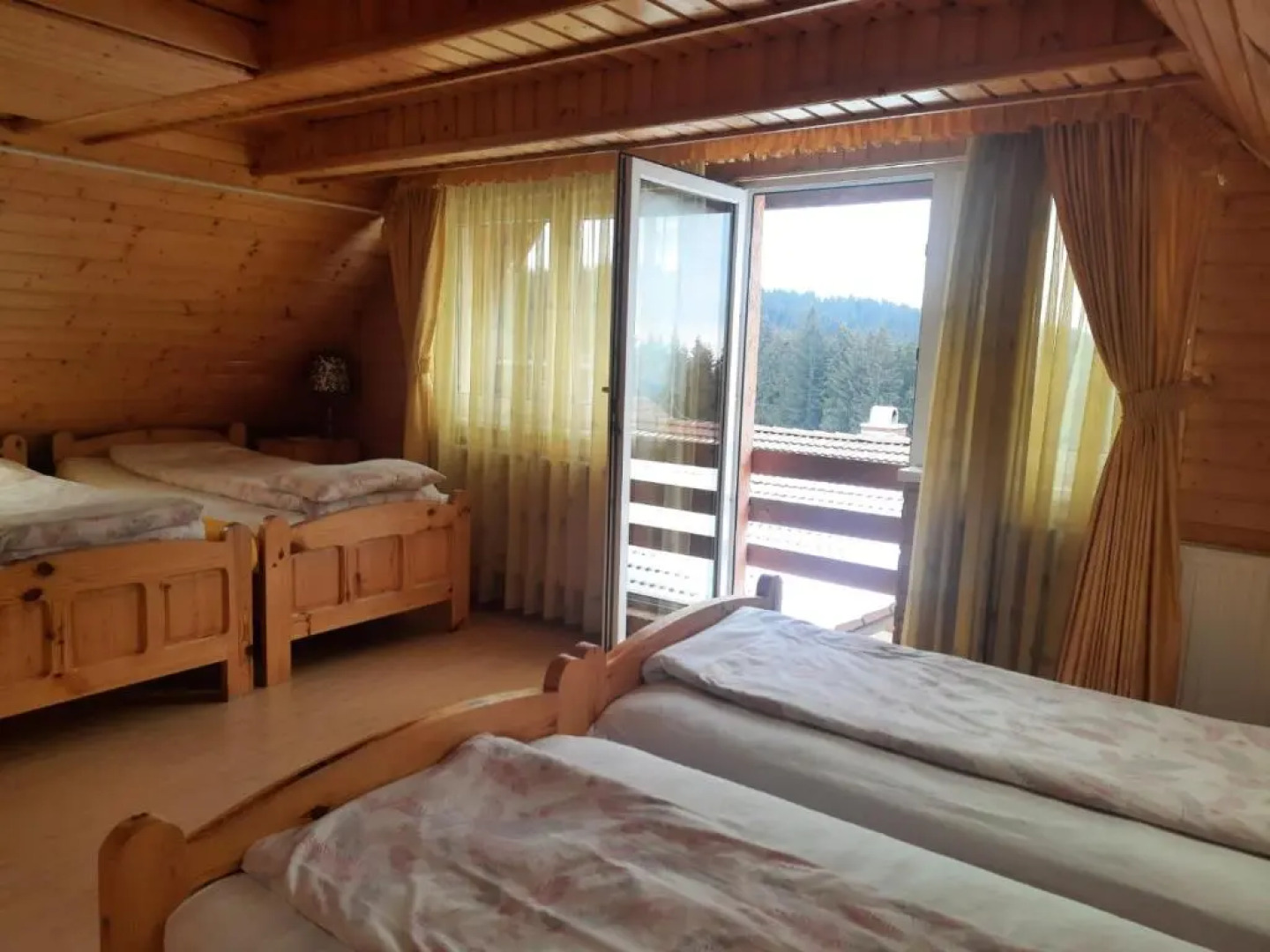 Antal Villa - 5mins to ski slope & 1min to skating