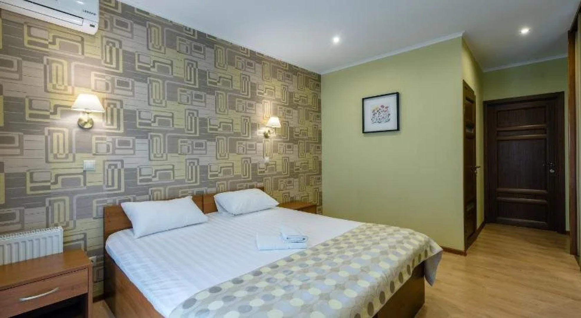 V Dvukh Shagakh na Festivalnom