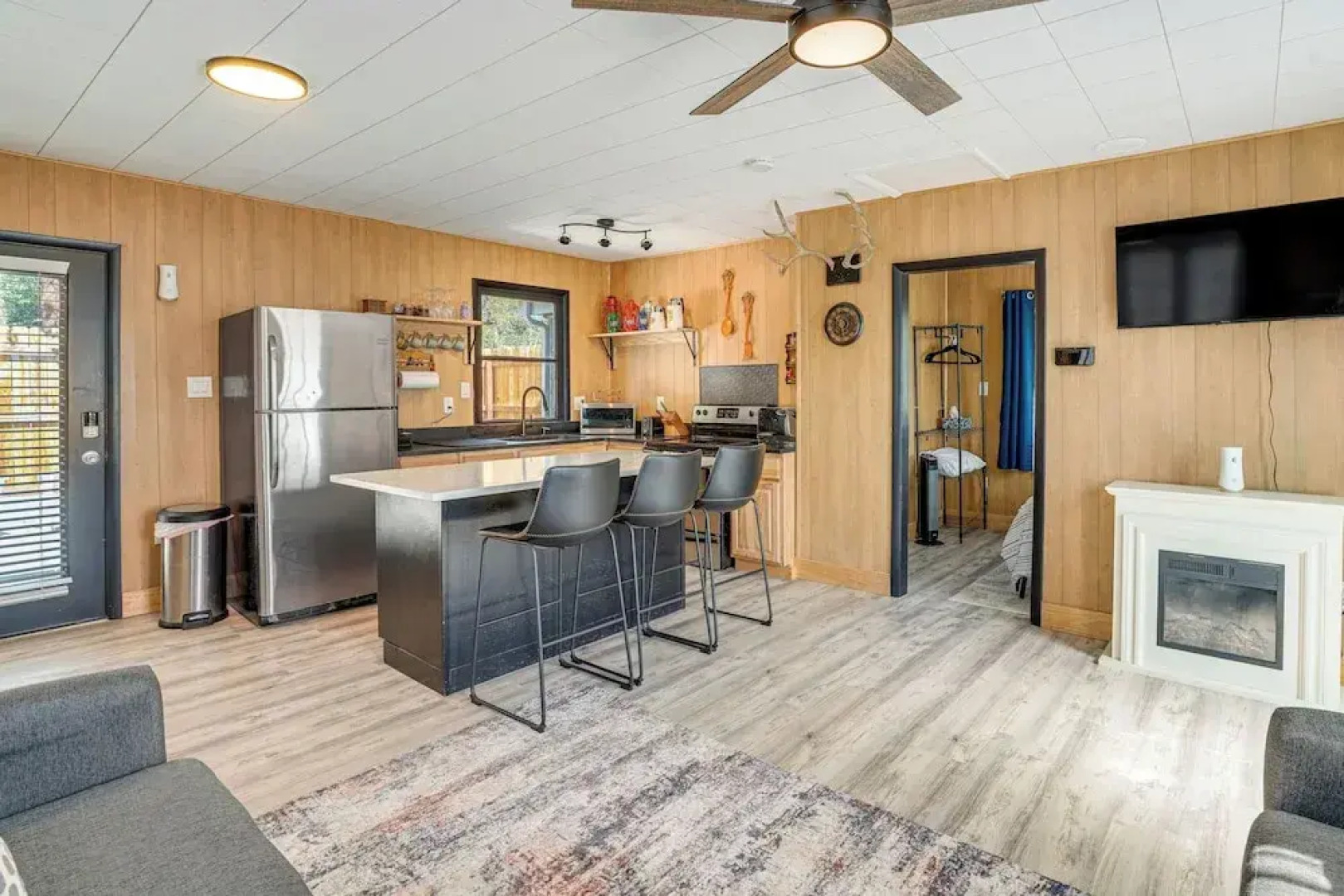 Patio & Hot Tub: Cozy Cabin Retreat in Bailey!