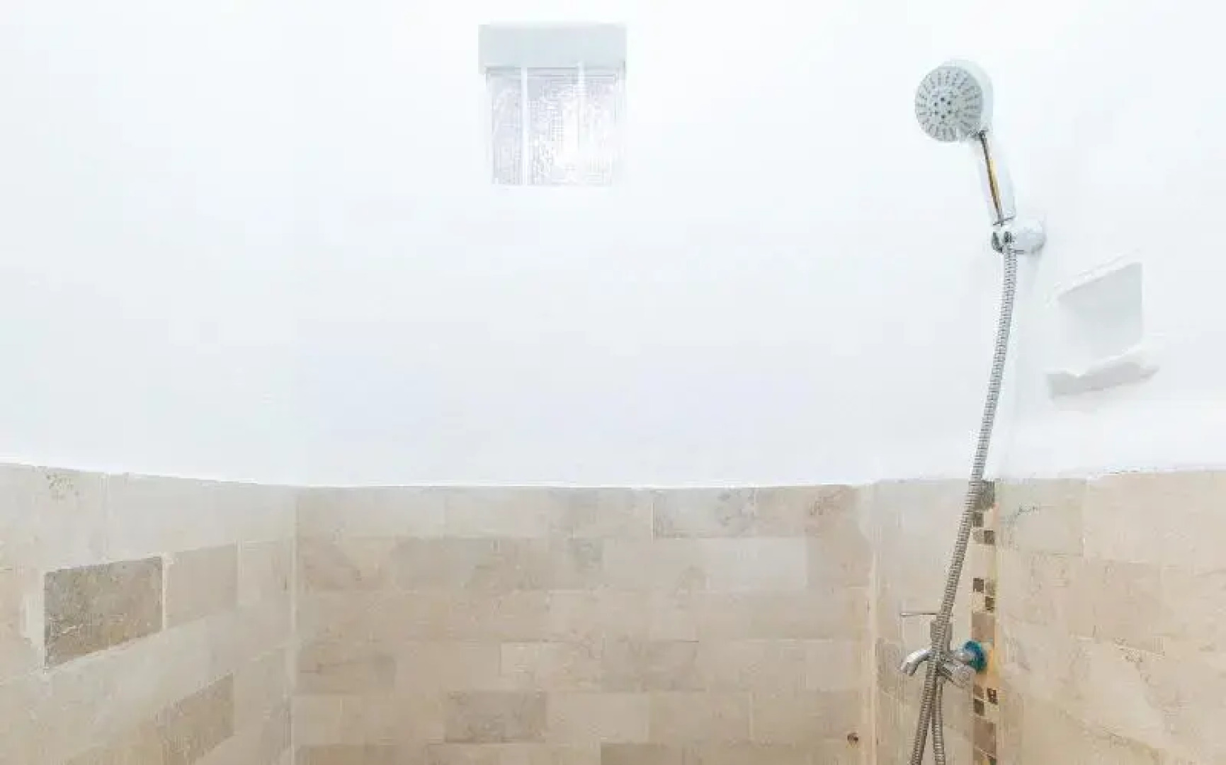 RedDoorz near De La Salle Dasmarinas Cavite