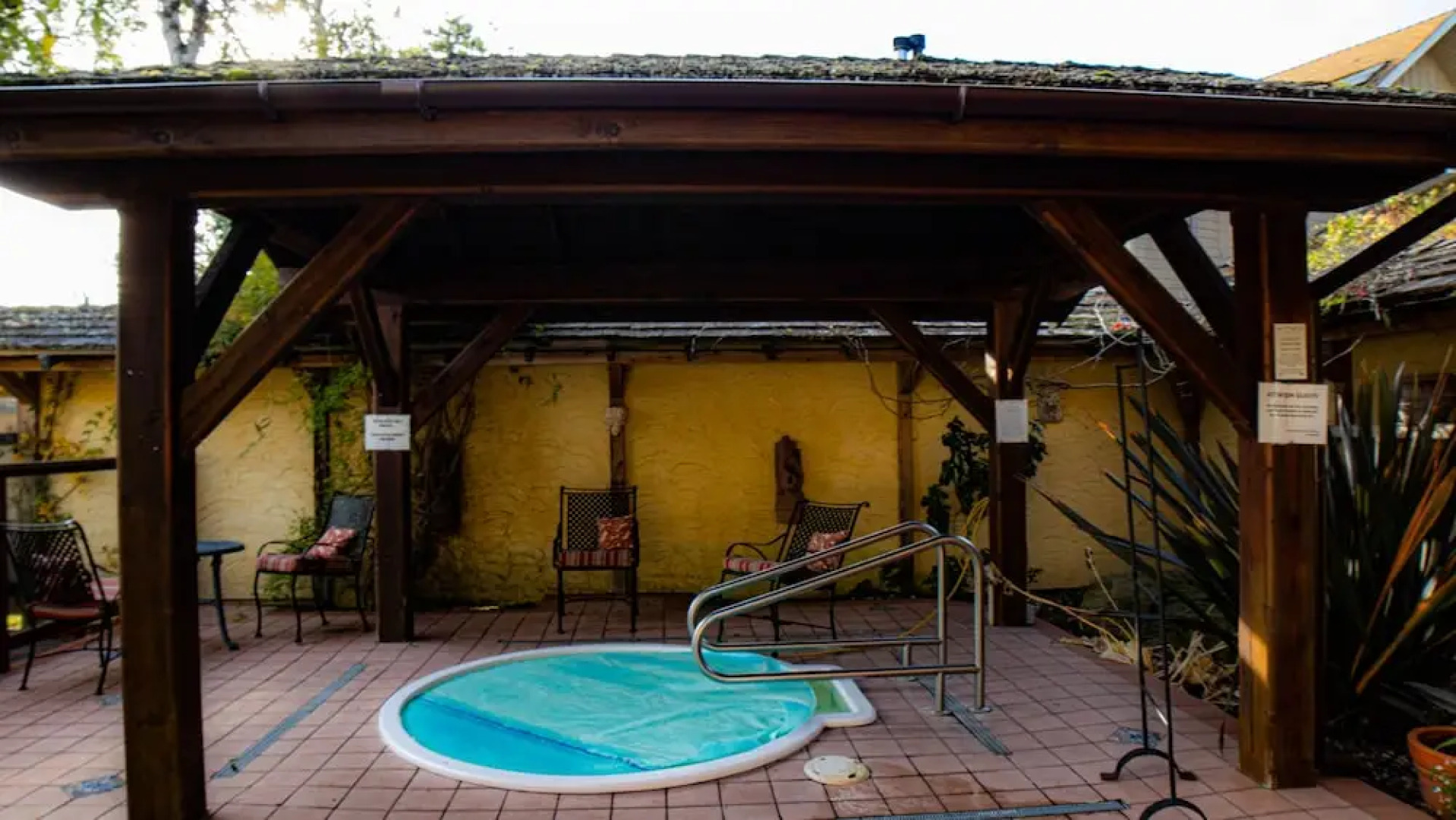 Galiano Oceanfront Inn & Spa