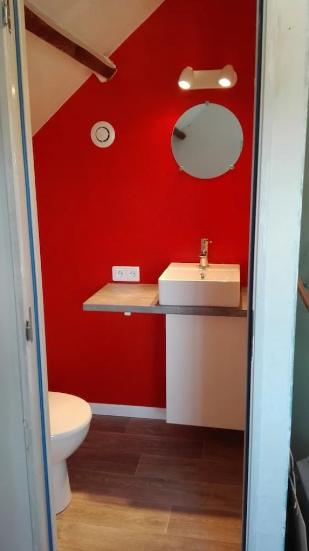 La Longère aux Volets Rouges