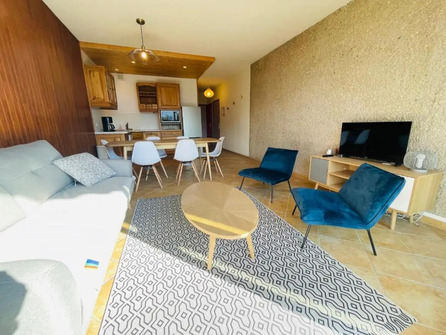 Appartement rénové à 200m de la plage + garage