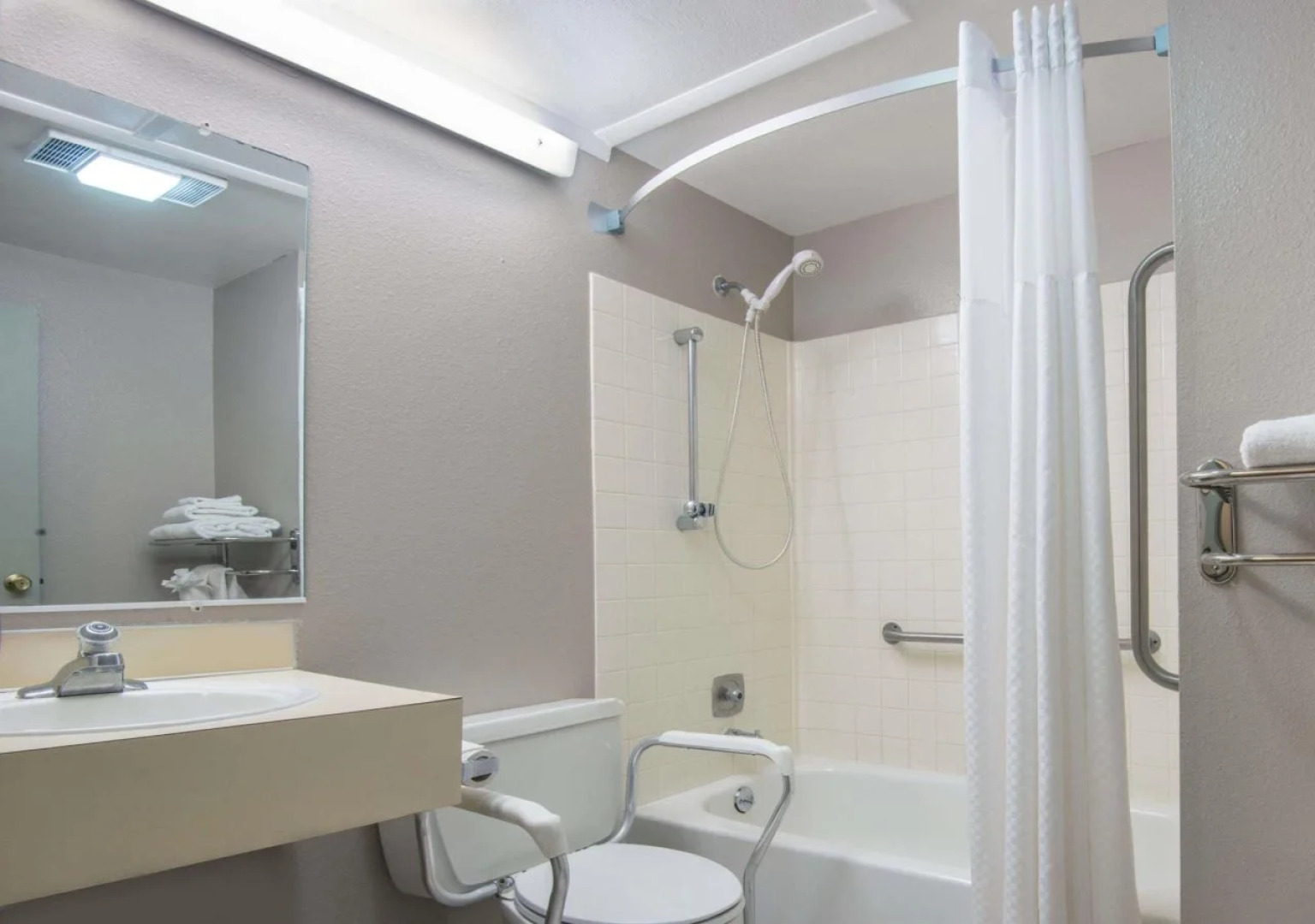 Super 8 By Wyndham Sheridan