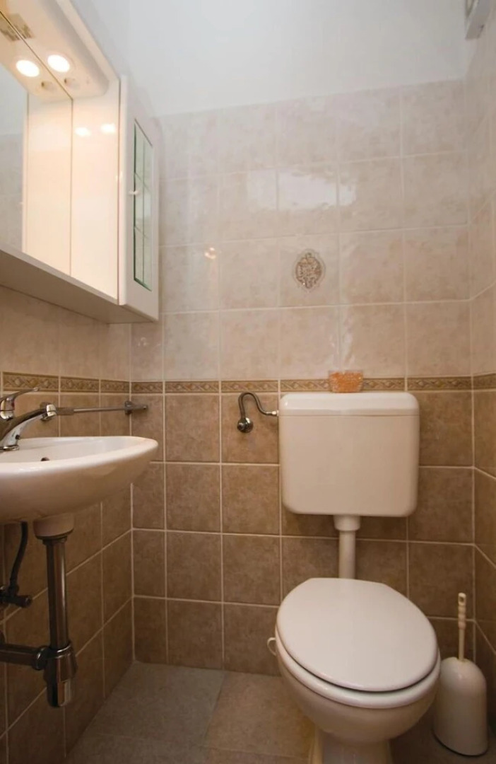 Beautiful Home in Belavici With Wifi and 2 Bedrooms