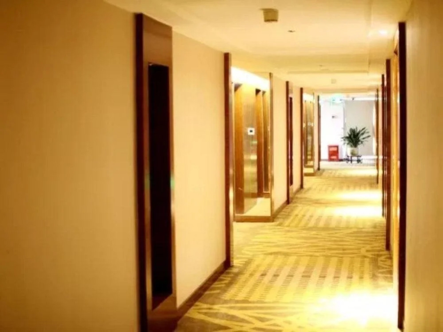 Garden International Hotel Yangzhou