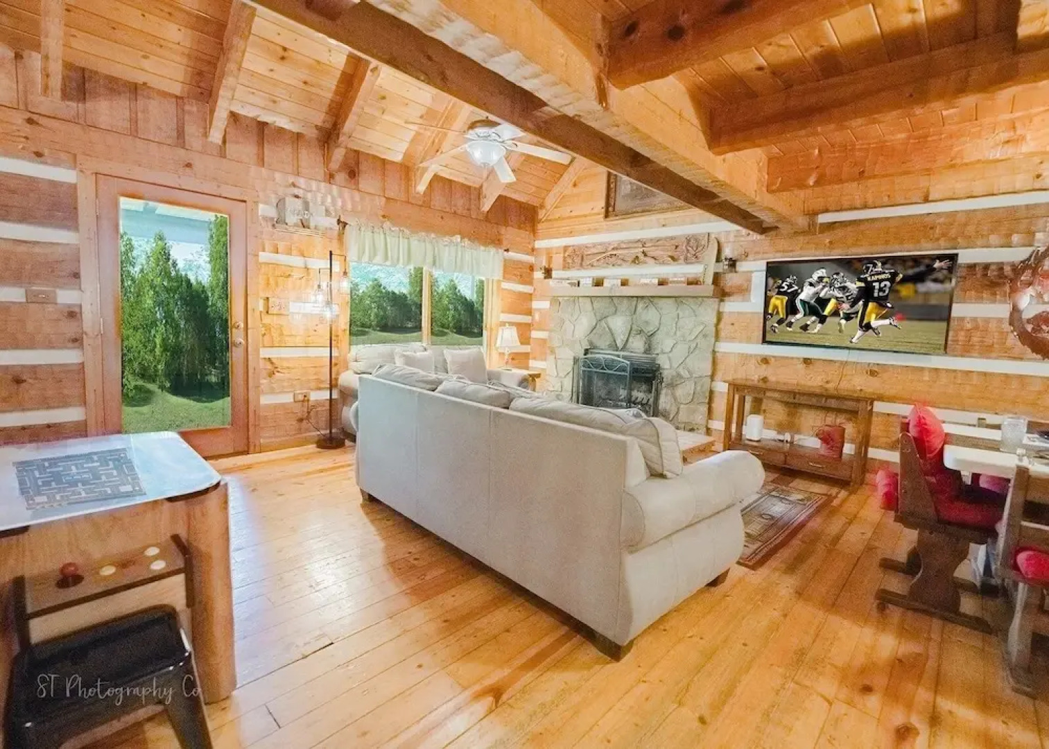 A Slice Of Heaven 2 Bedroom Cabin by RedAwning