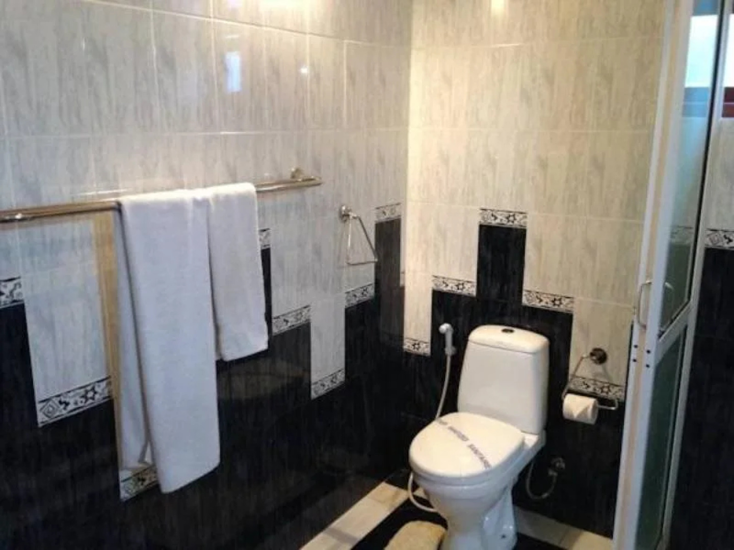 Warahena Beach Hotel