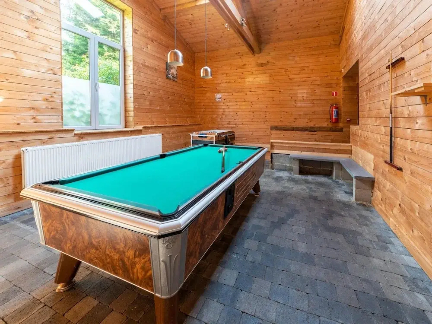 Mansion With Pool & Bar