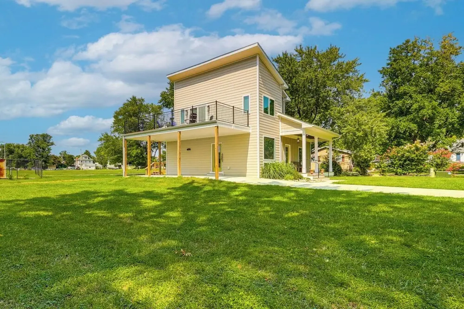 Rock Hall Retreat w/ Balcony Near Park & Marina!