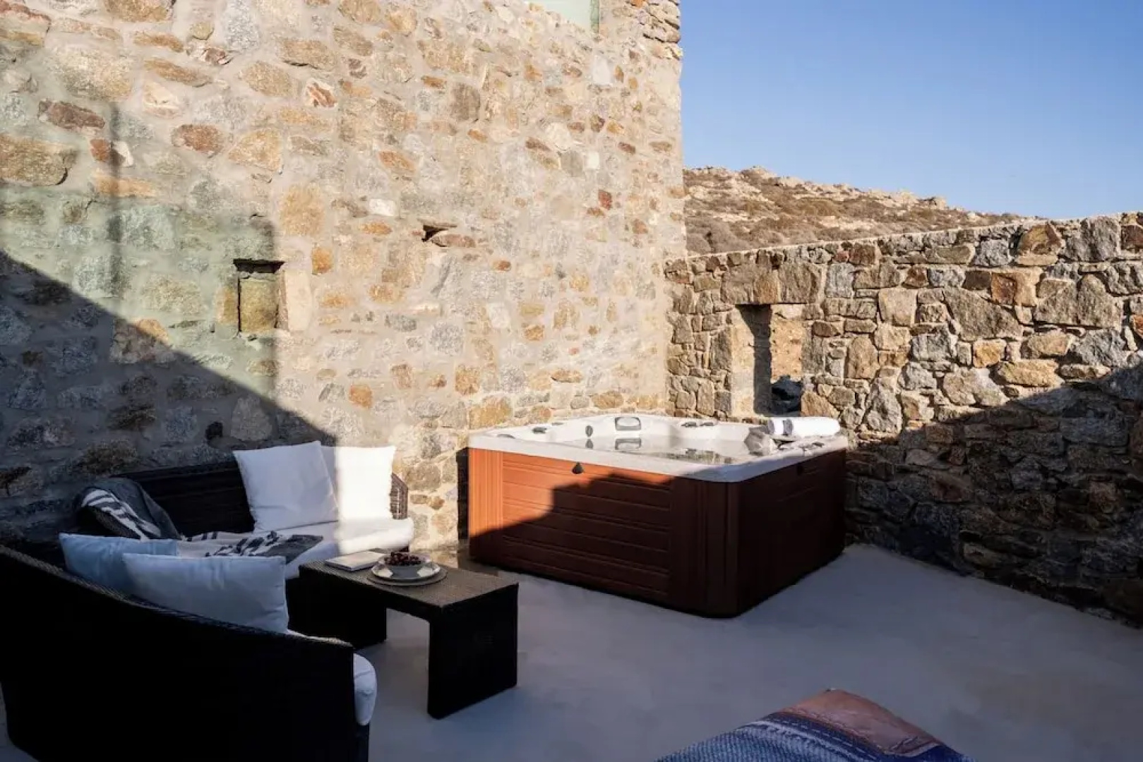 Makani Suites