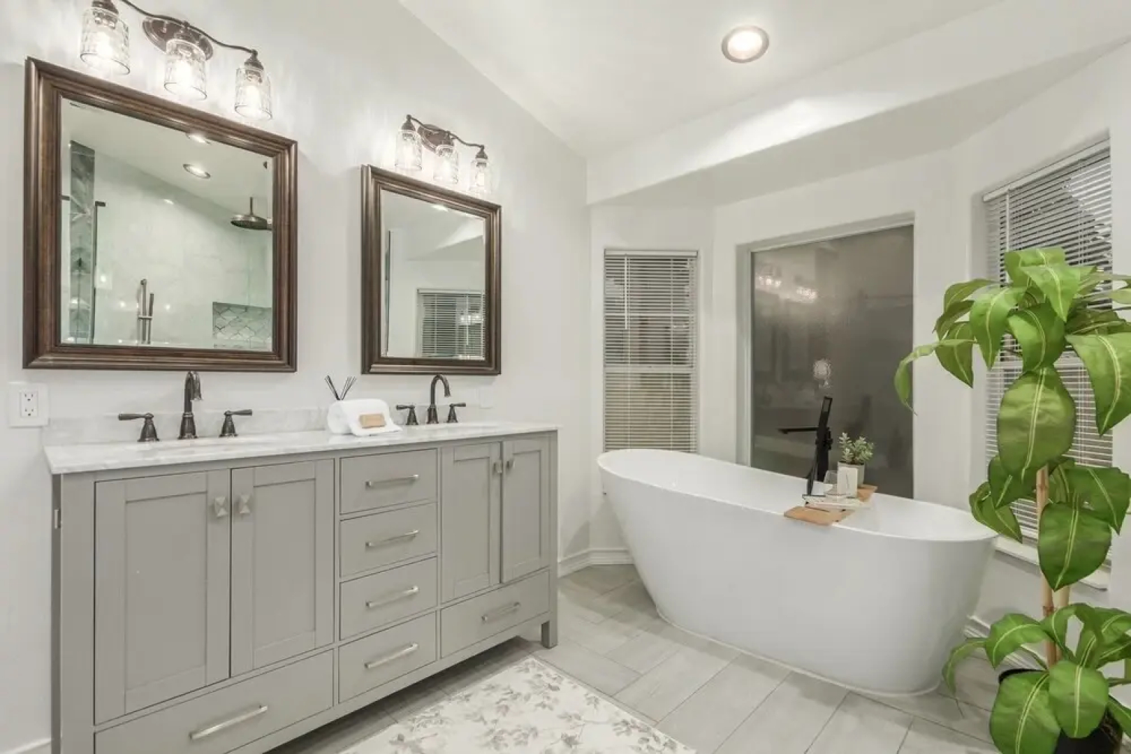 Citrus Cove Mesa 4 Bedroom Home by RedAwning