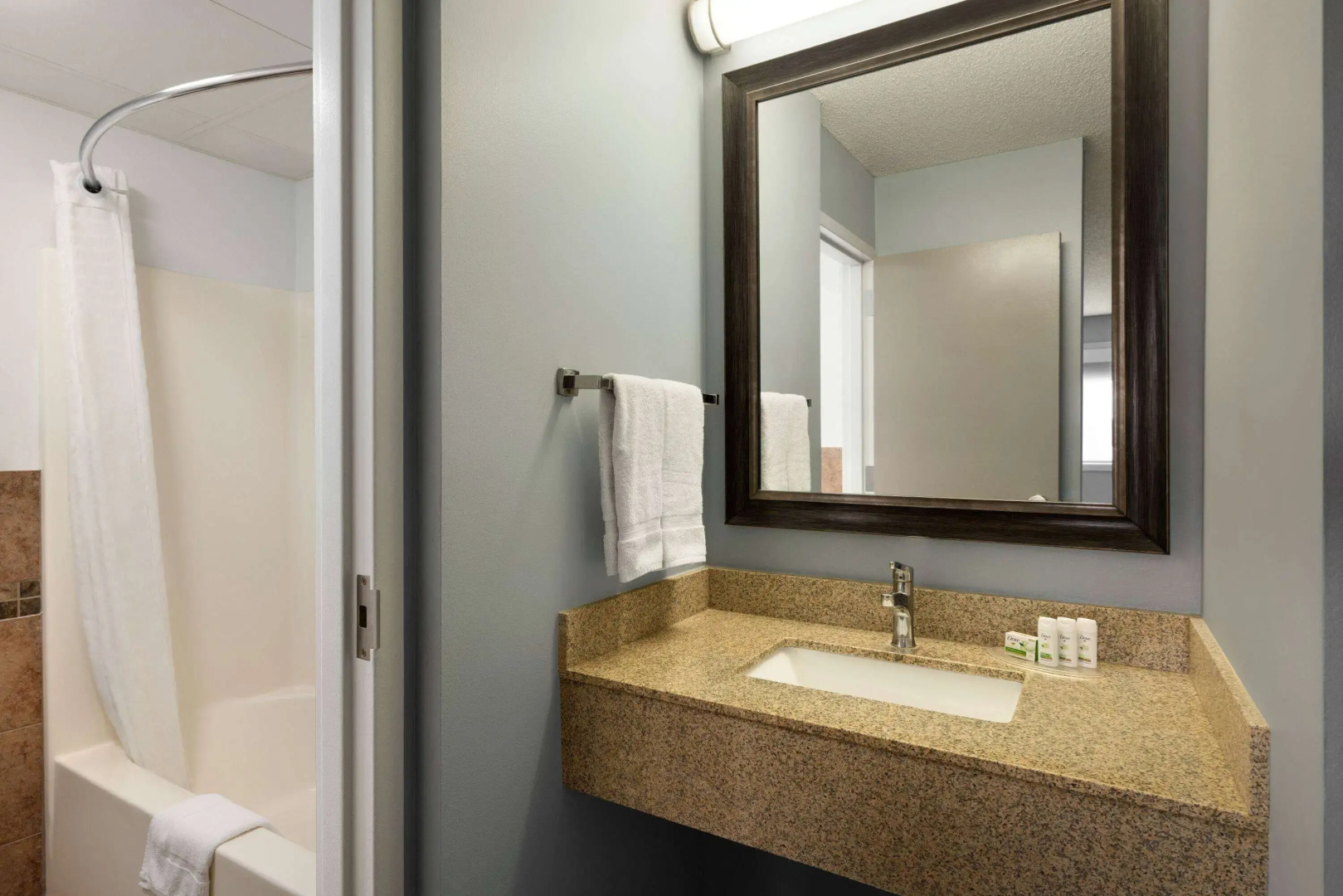 AmericInn by Wyndham Inver Grove Heights Minneapolis