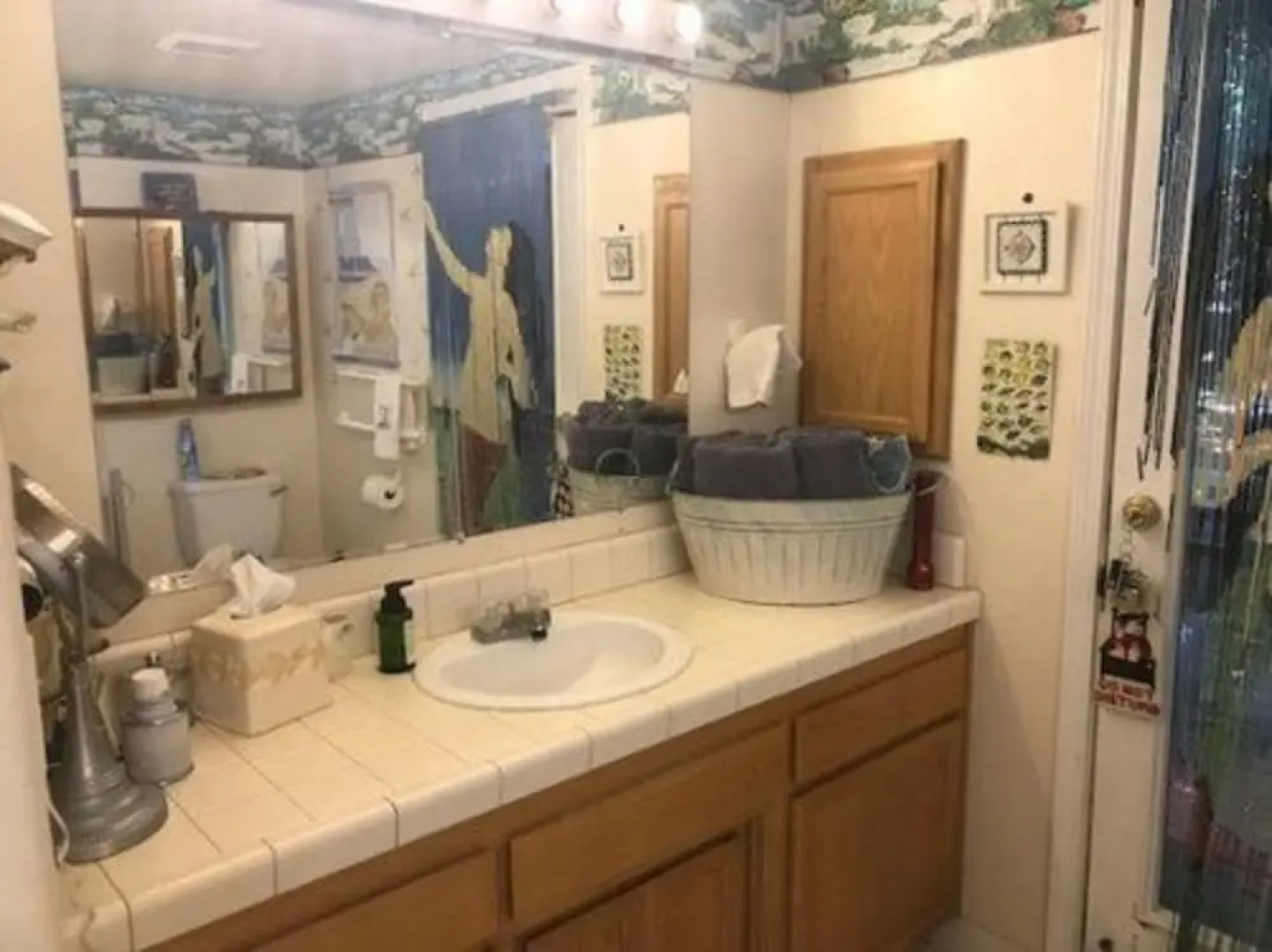 Her Castle Homestay B and B Inn