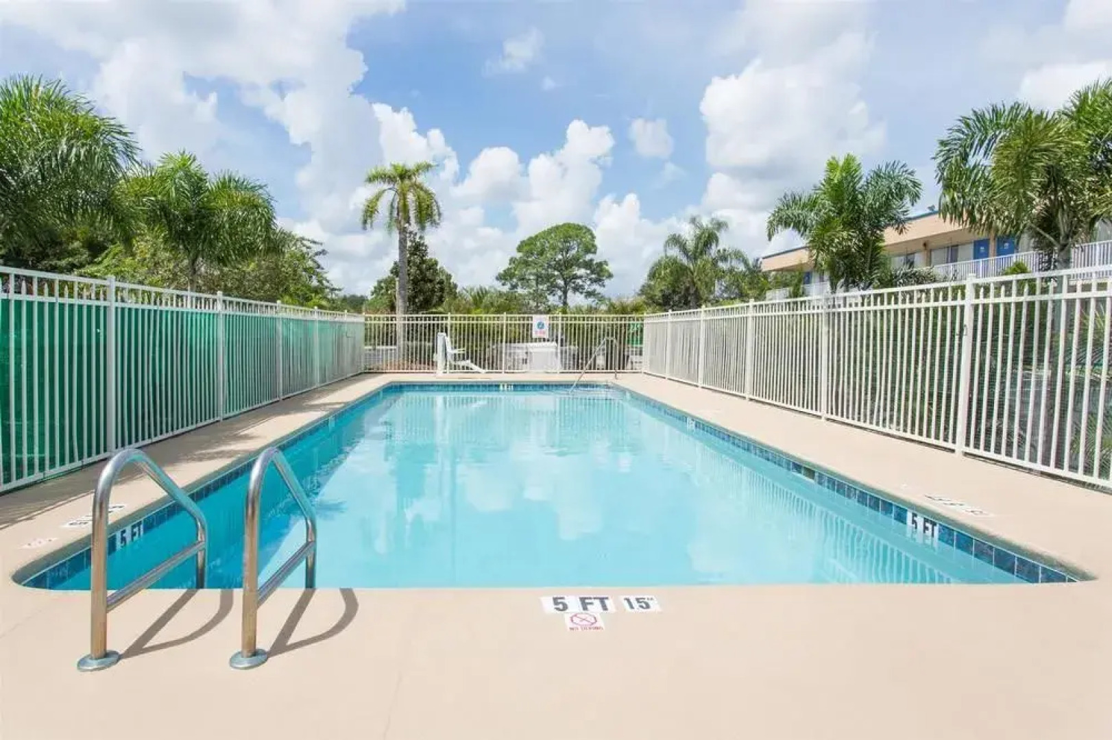 Days Inn by Wyndham Melbourne