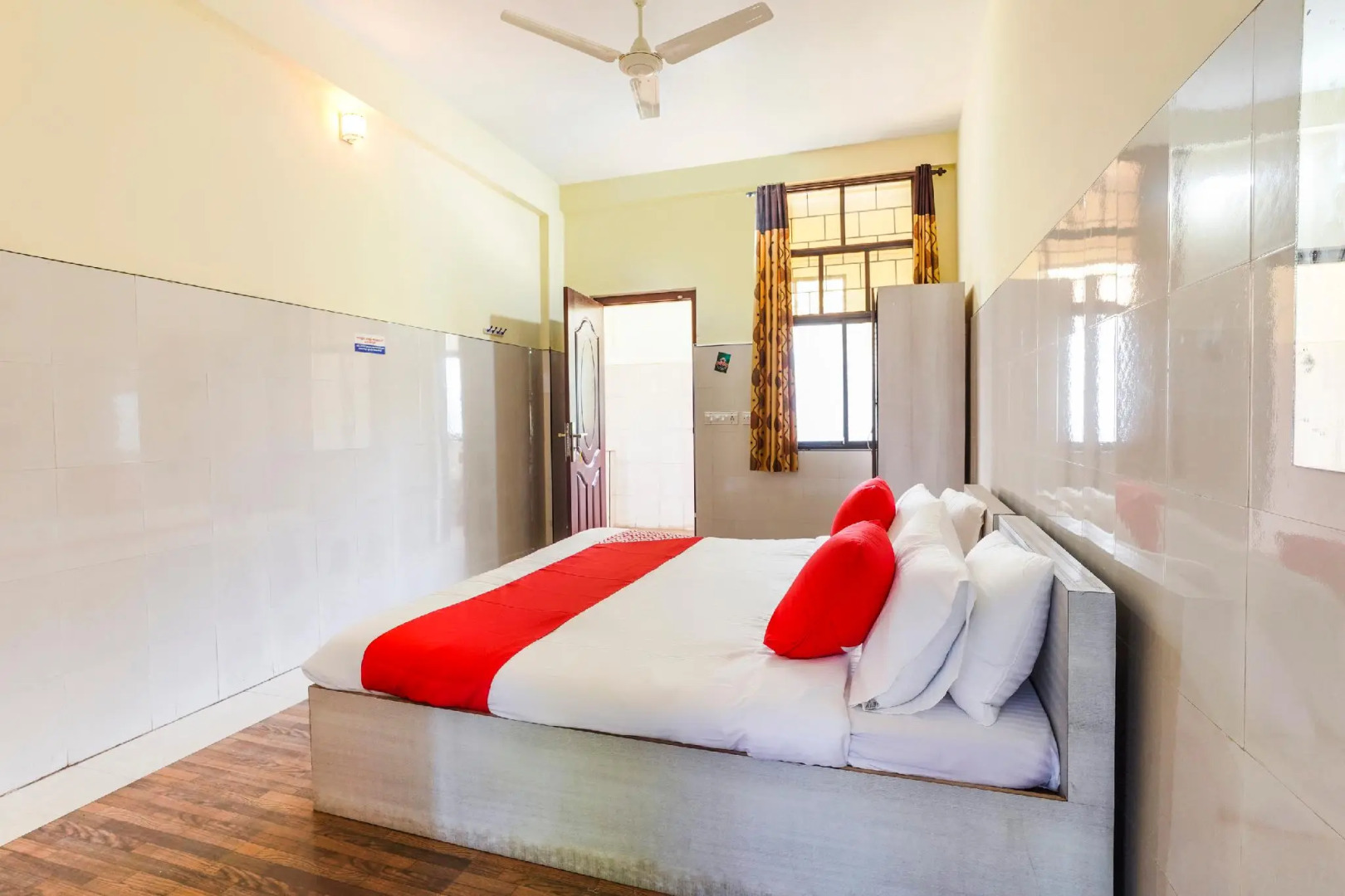 OYO 64792 Malabar Tourist Home