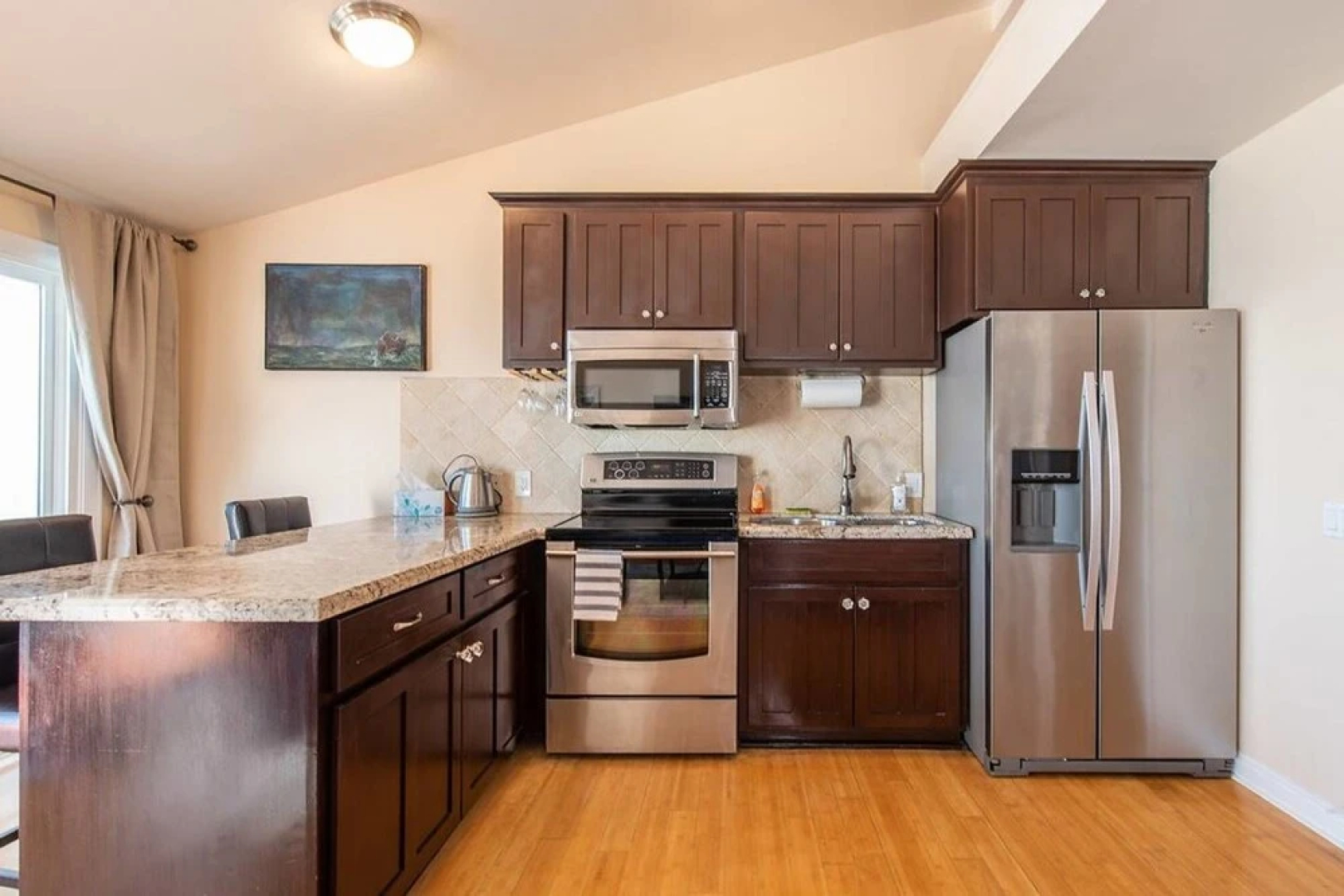 Oceanfront Malibu Beach House 1 bdr 4 Sleeps