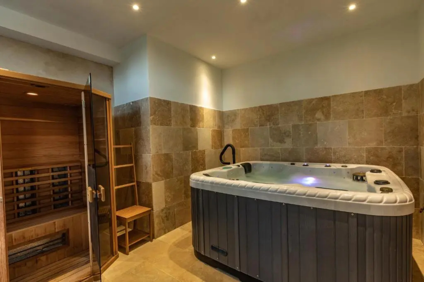 Le Castel Pierre - Maison privée 4 étoiles - 18 personnes