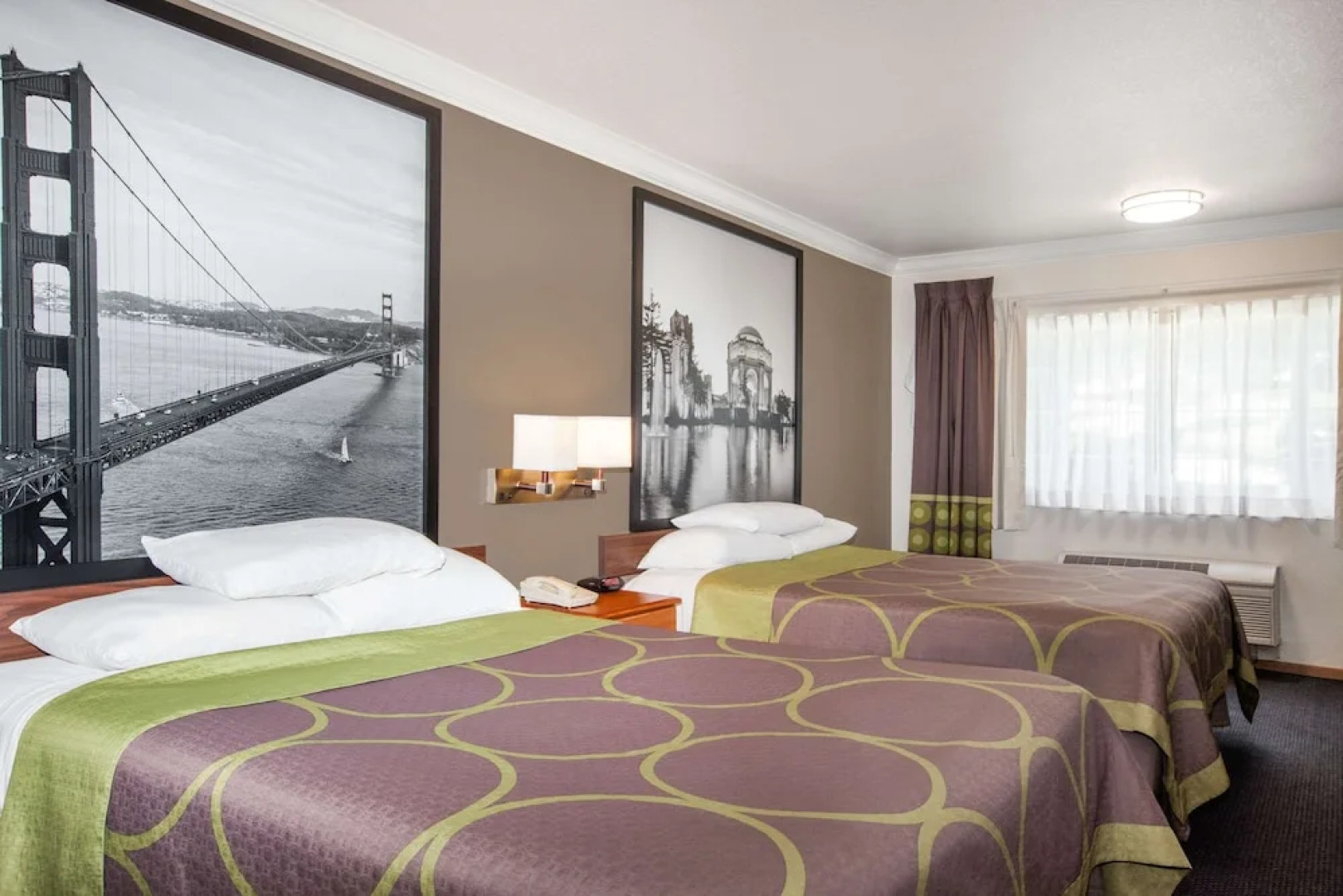 Creekside Inn & Suites