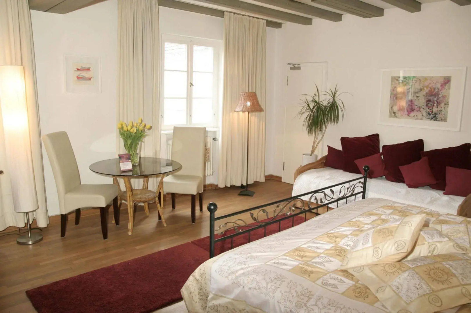 RheinRiver Guesthouse - Direkt am Rhein