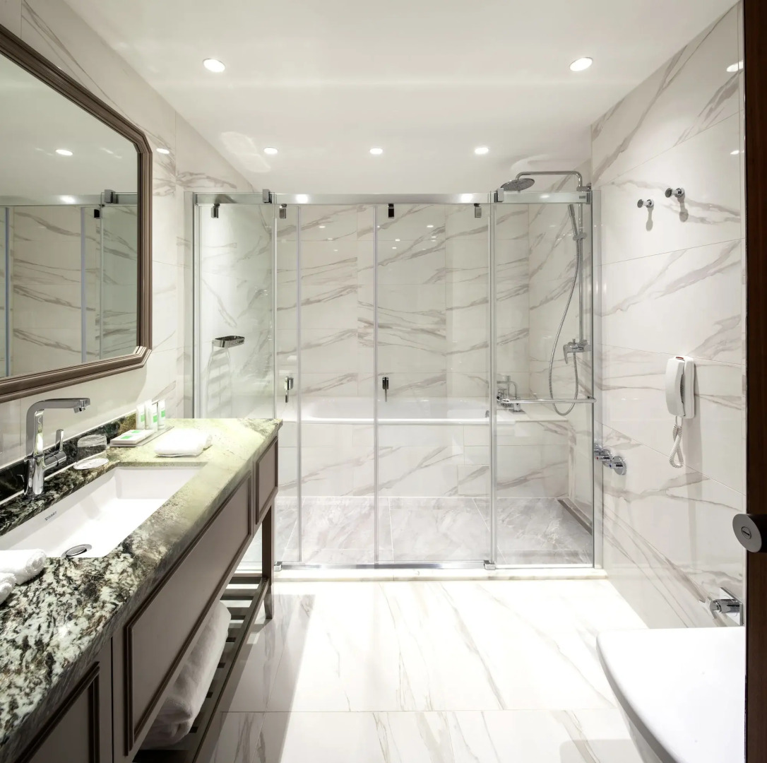 TITANIC Chaussee Berlin