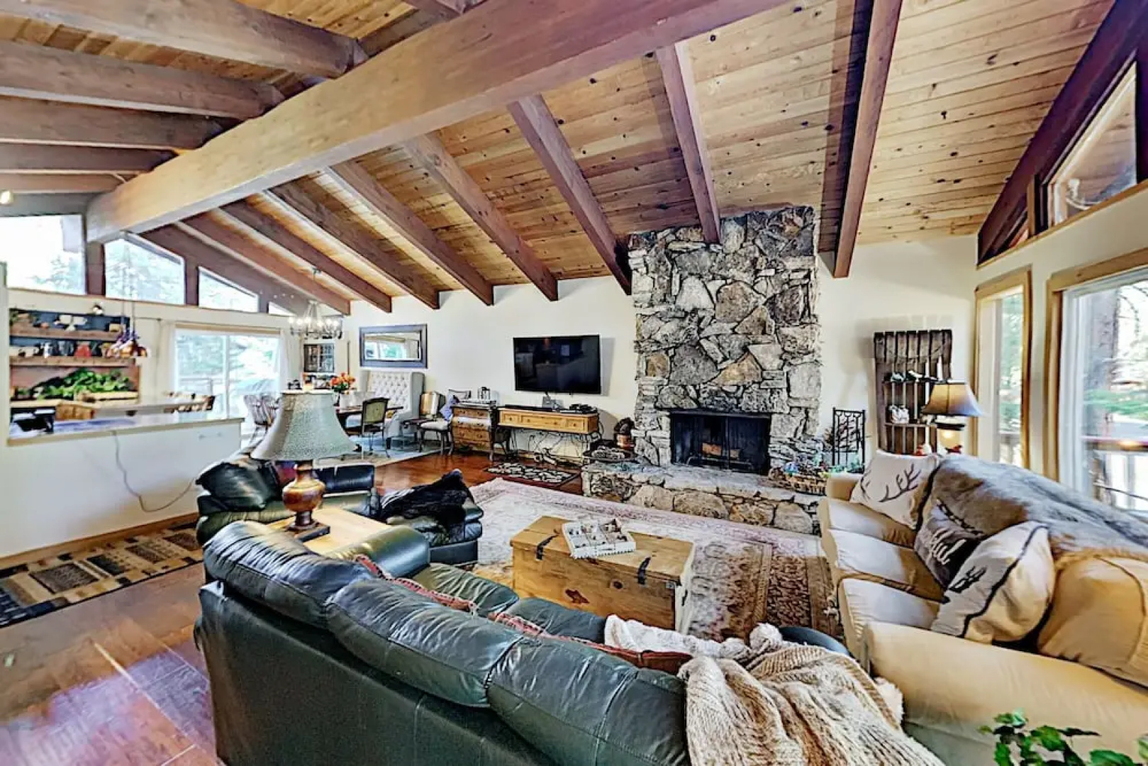 New Listing! Large Near Lake Tahoe & Beach 5 Bedroom Home