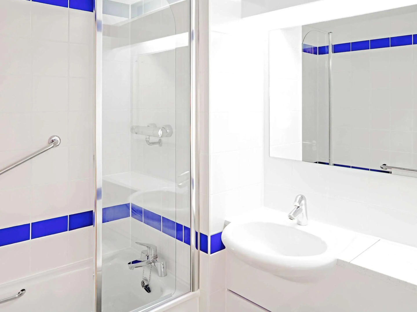 Warrington M6 Motel J20/M6 Lymm Services