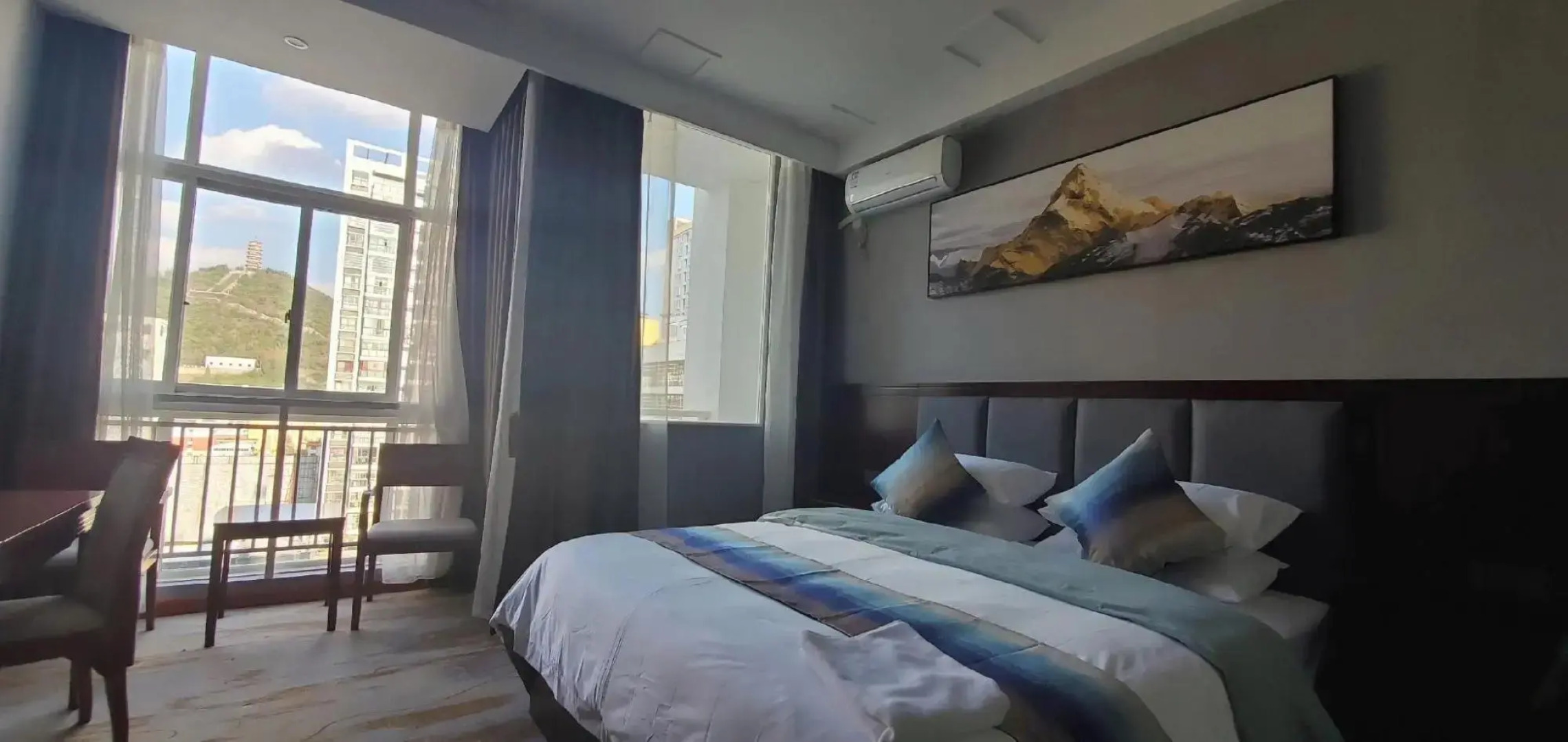 Longcheng Business Hotel