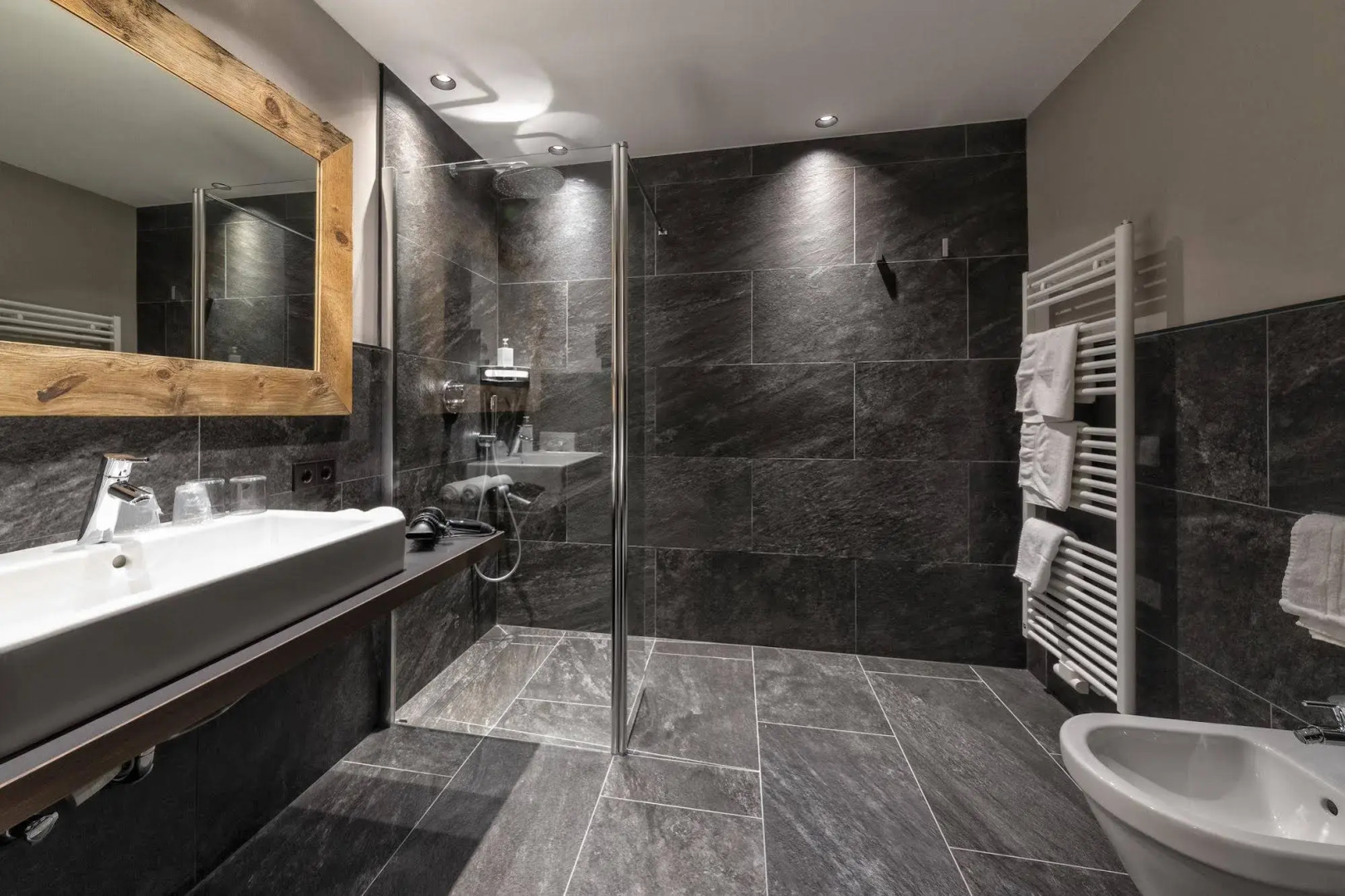 Avidea - Adults Only