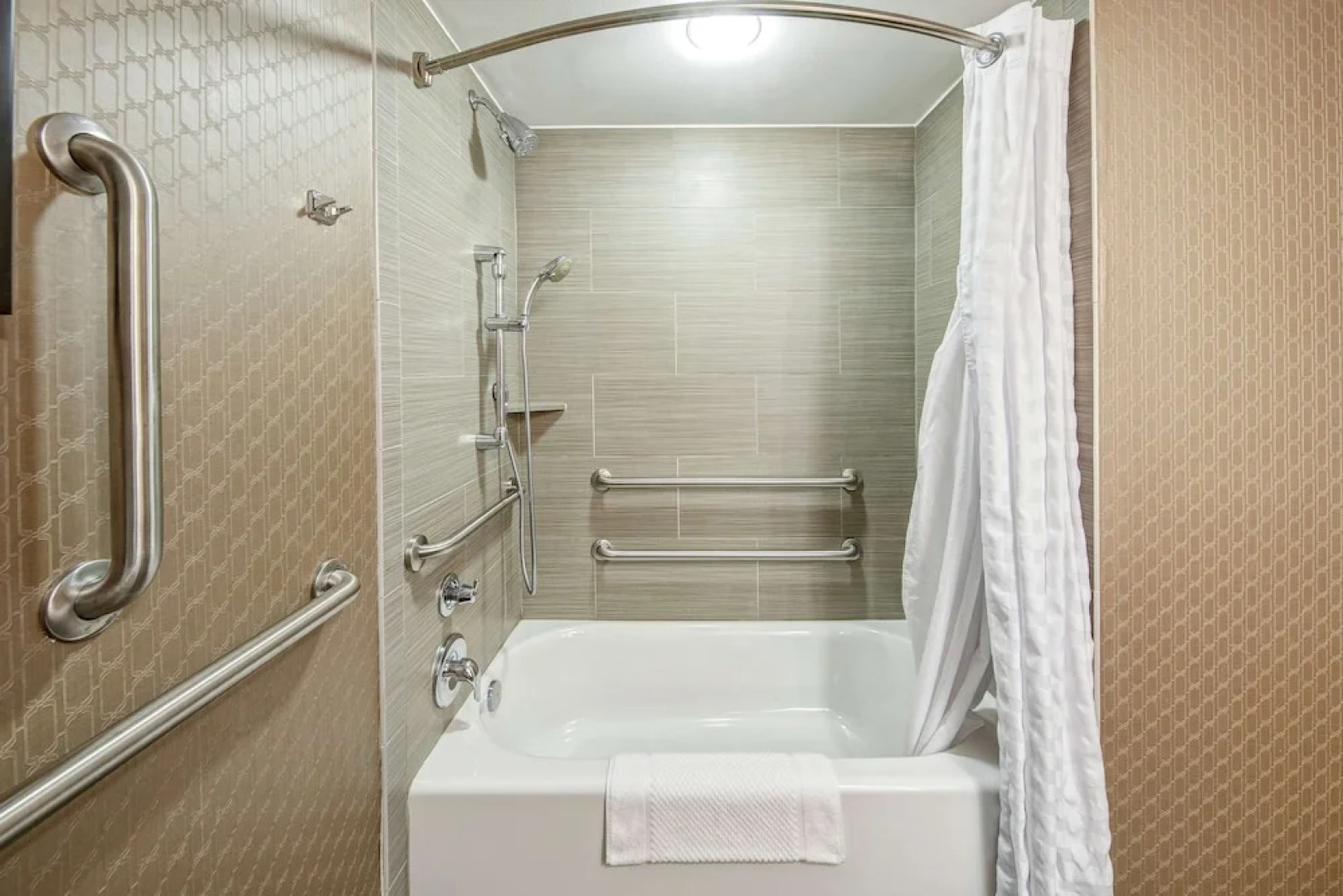 Garden Plaza Hotel Inn and Suites Decatur