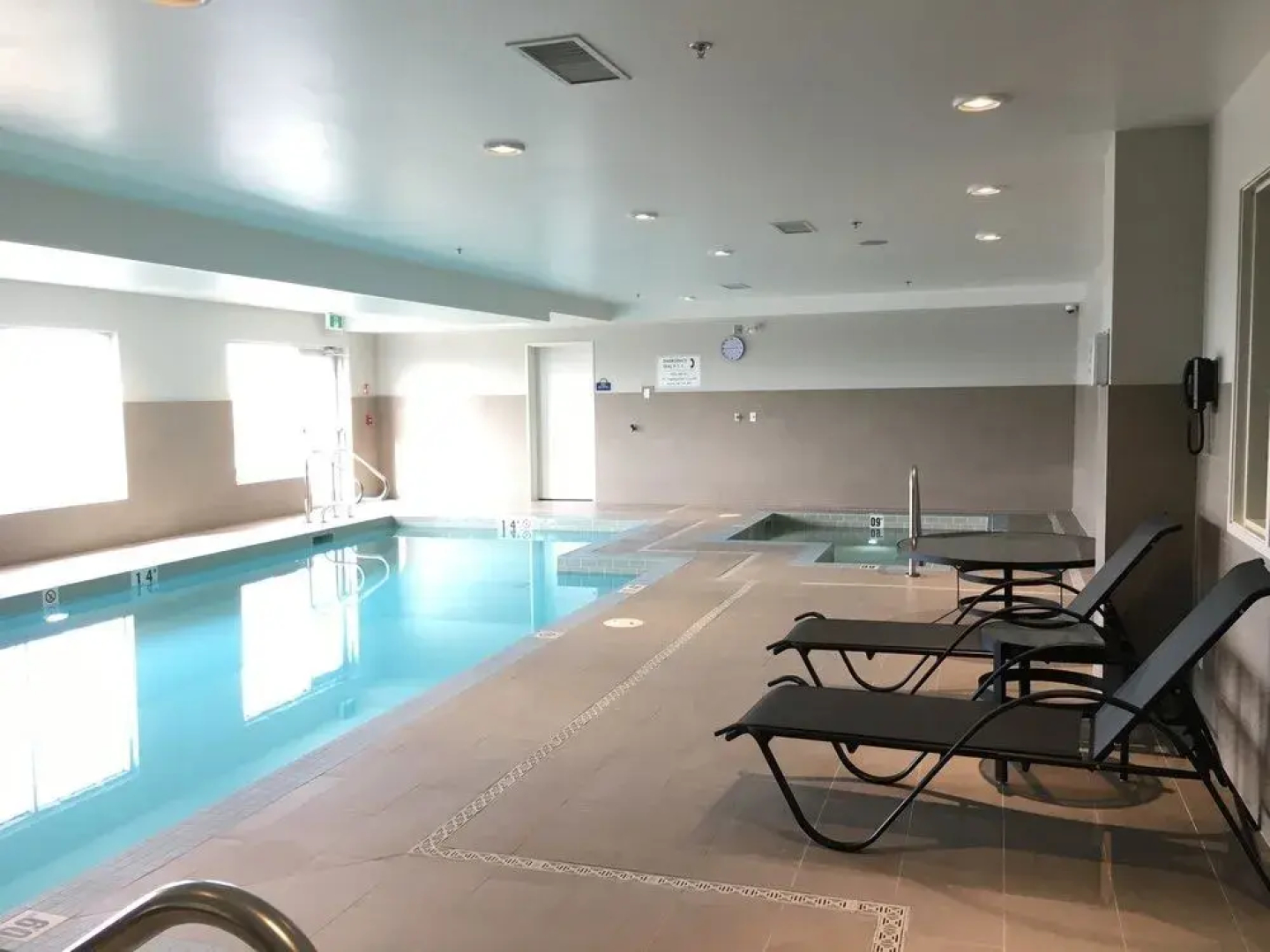 Days Inn and Suites Airdrie