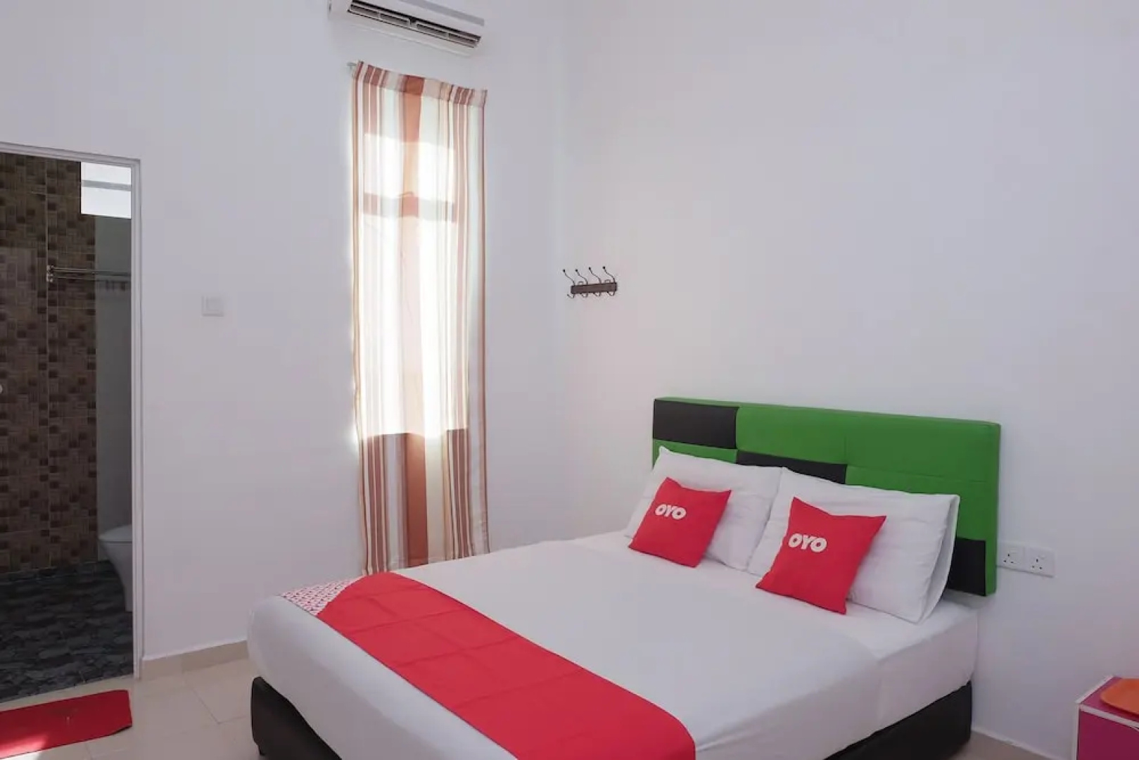 OYO 90005 DC Villa Guest House