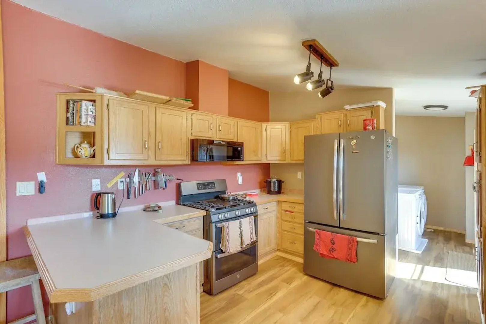 Stunning Views: Quiet Bluff Home Near Hiking!