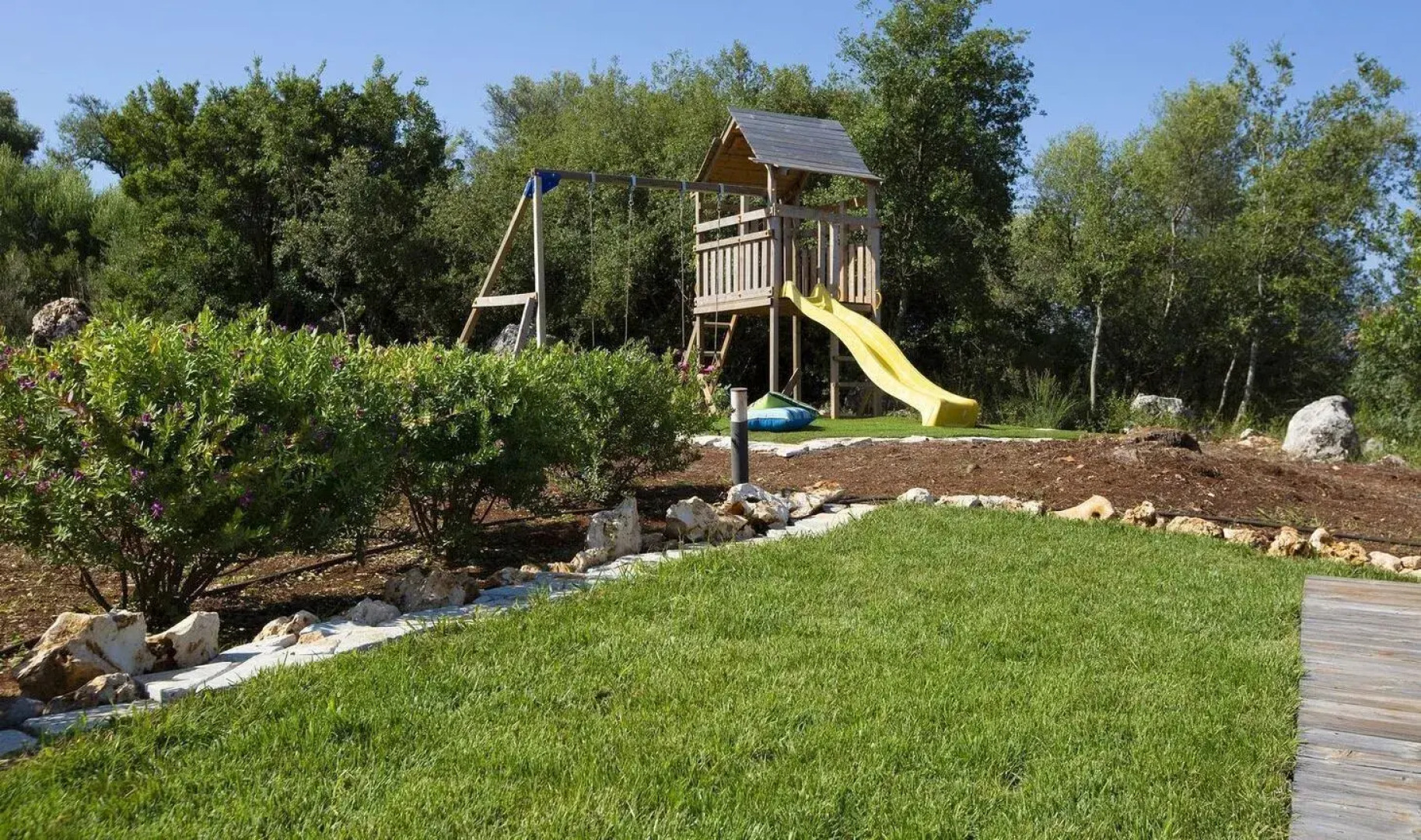 dell Mar stone house