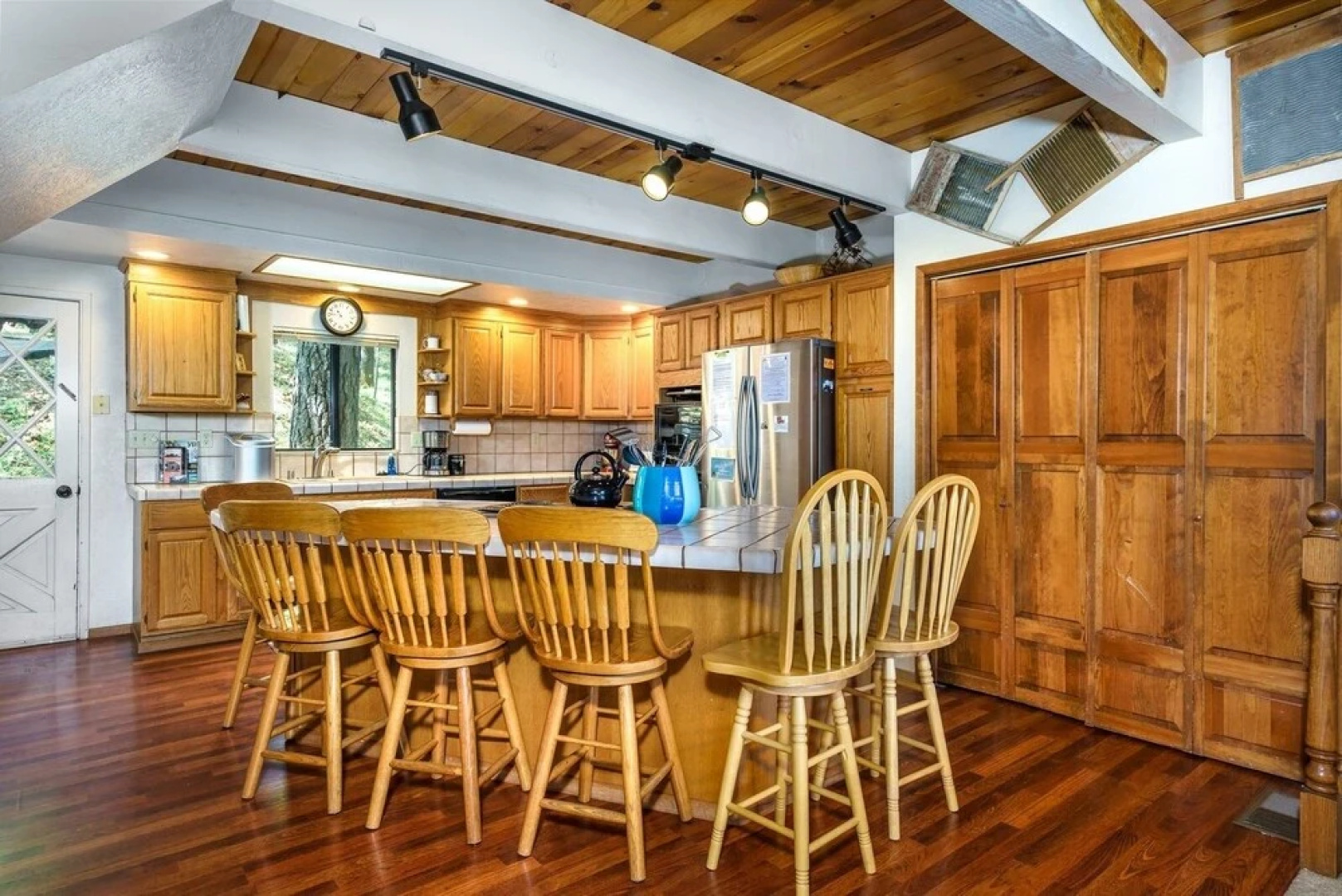 Hart Lake House - Amazing Location 500 Feet to Marina Beach and Pet Friendly! by Yosemite Region Resorts