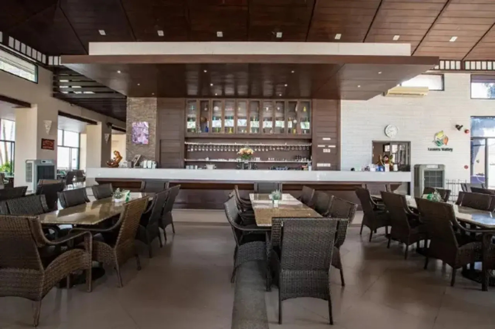 Leaves Valley Resort