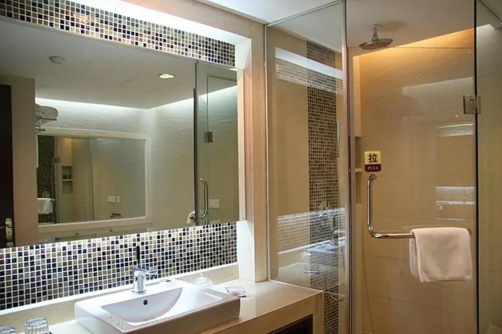 Victoria International Hotel