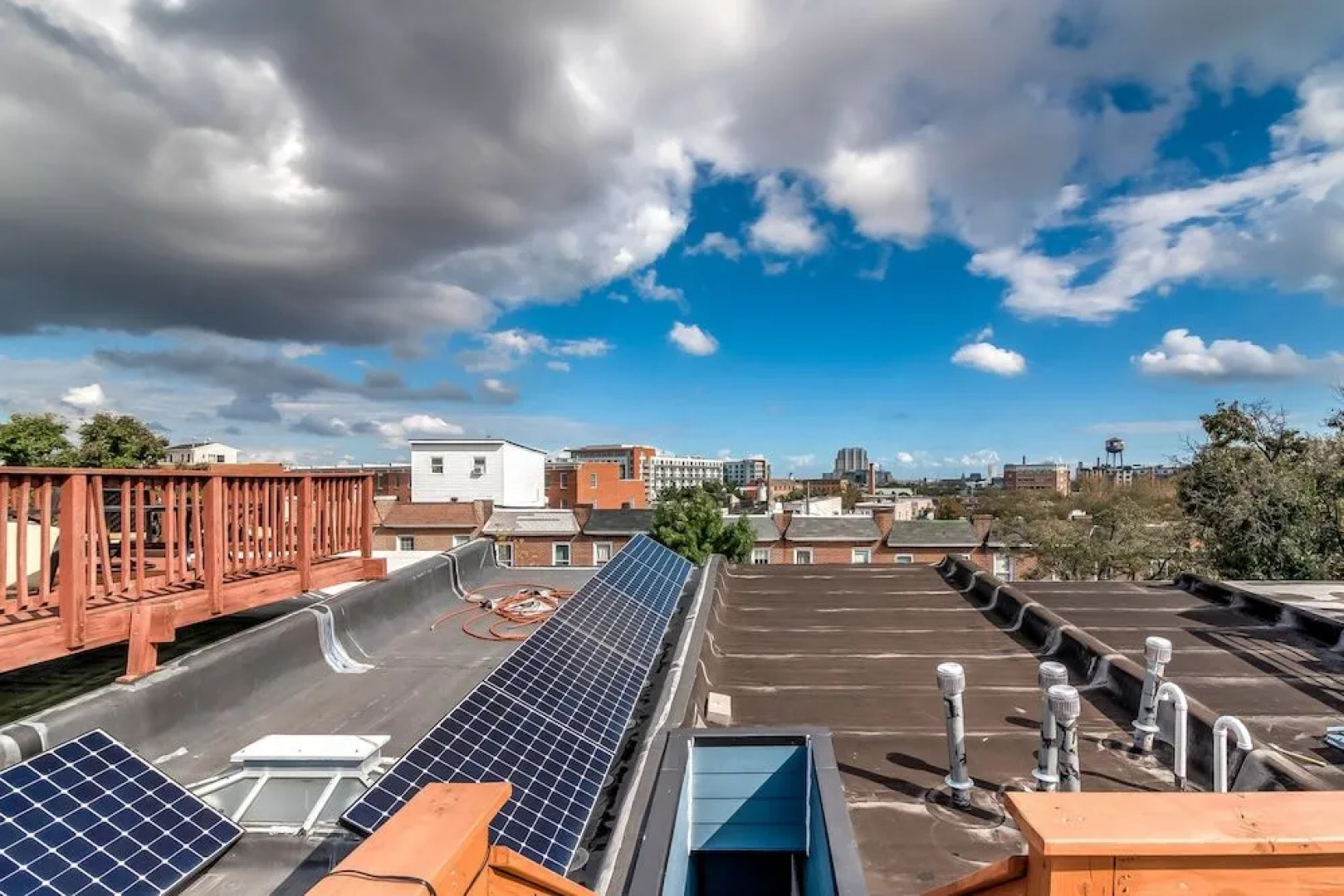 Luxury Home Near Harbor With Roofdeck & Parking