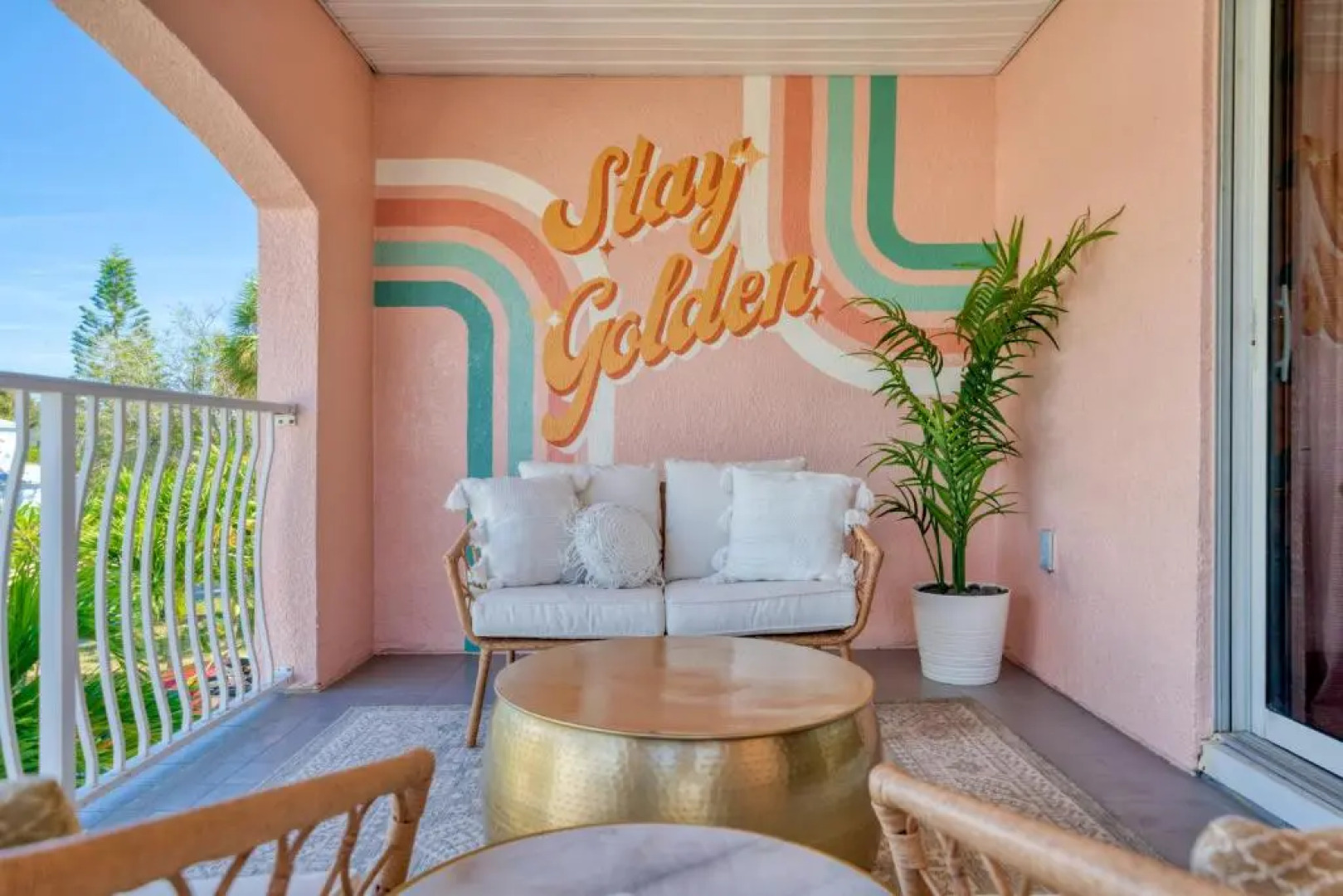 Luxury Villa 3 Blocks from the Beach with Hot Tub a Fire Pit and Outdoor Oasis